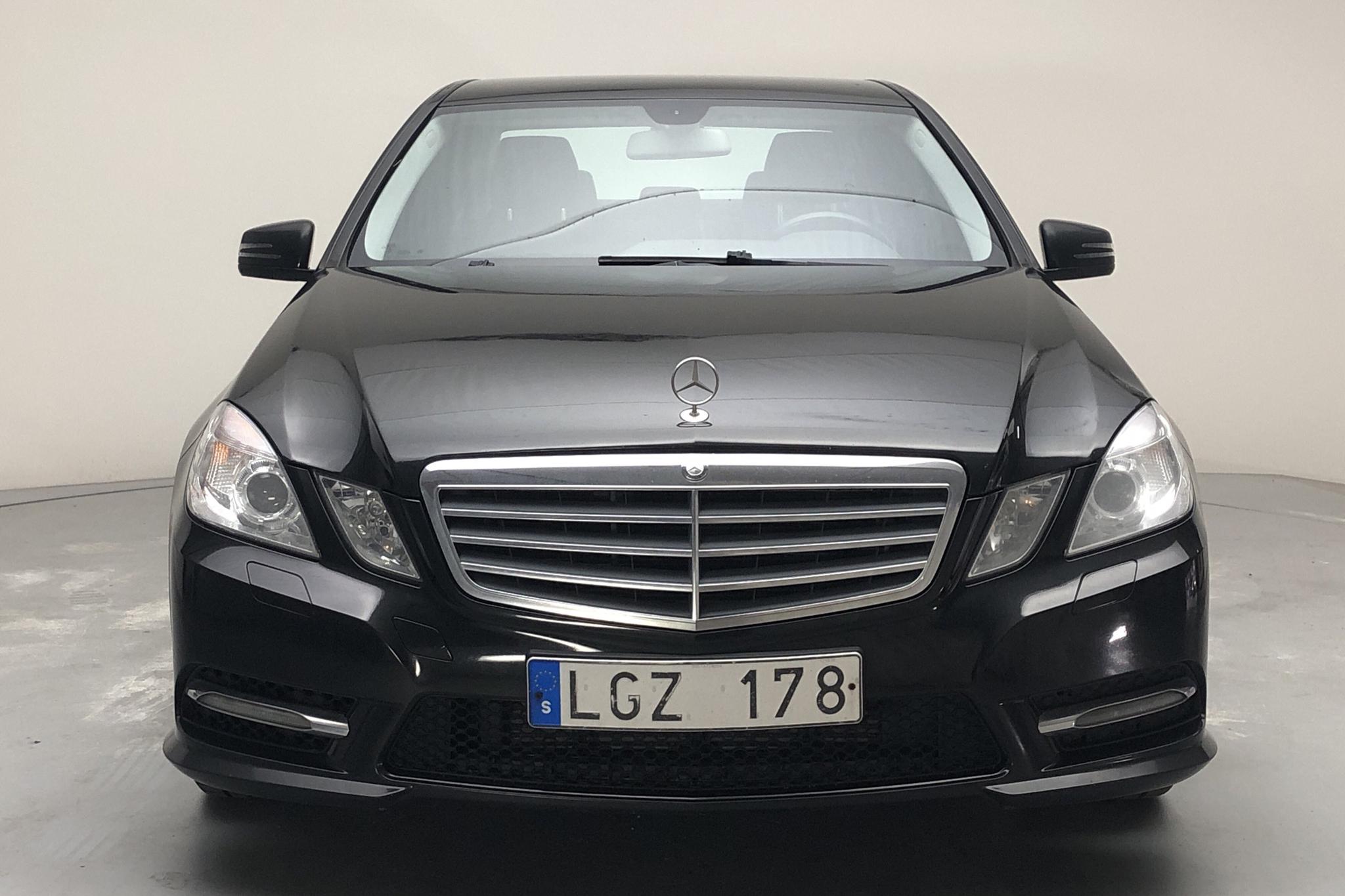 Mercedes E 200 CDI W212 (136hk) - 292 760 km - Automatic - black - 2013