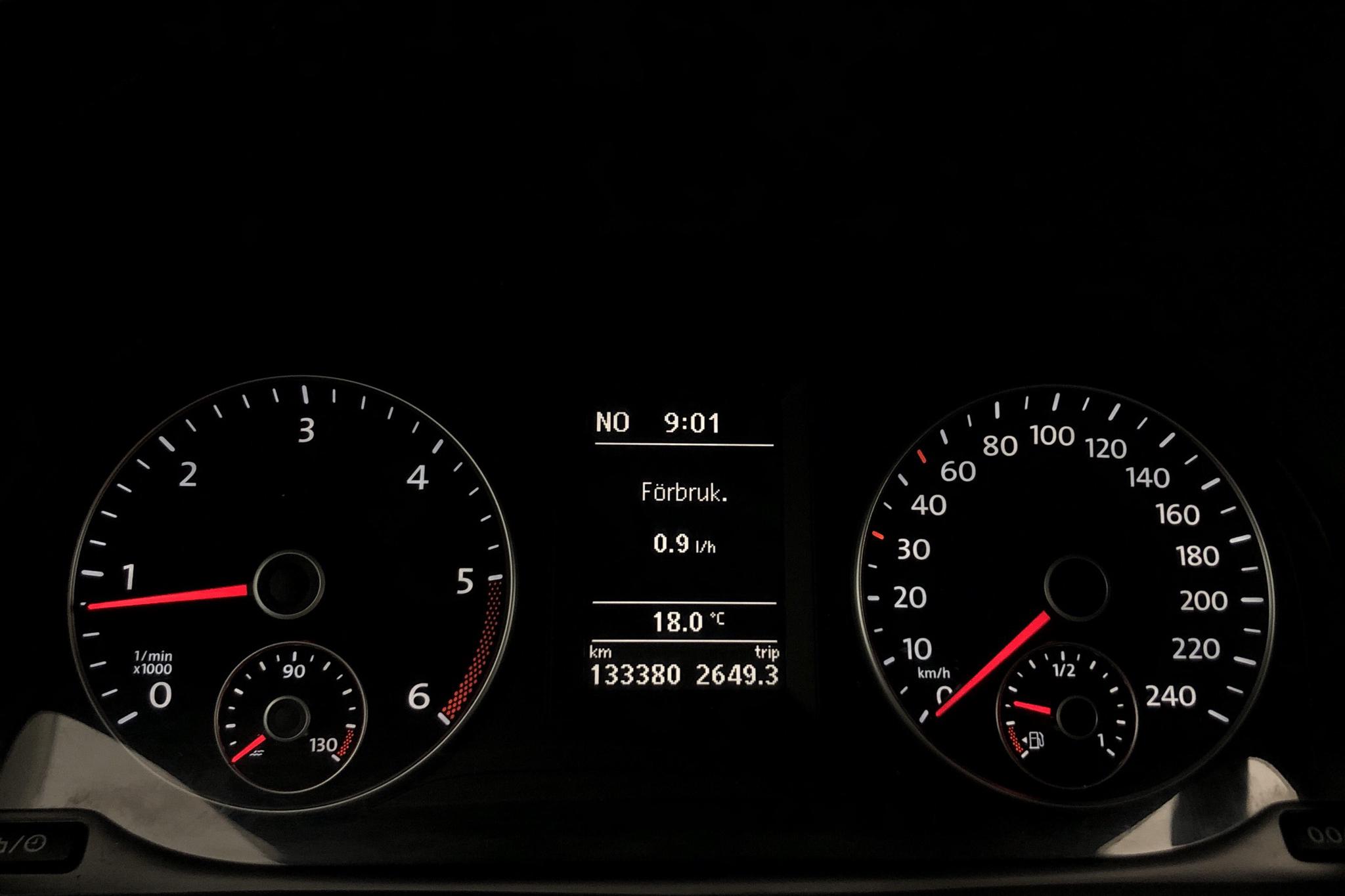 VW Caddy 1.6 TDI Skåp (75hk) - 13 338 mil - Manuell - silver - 2014