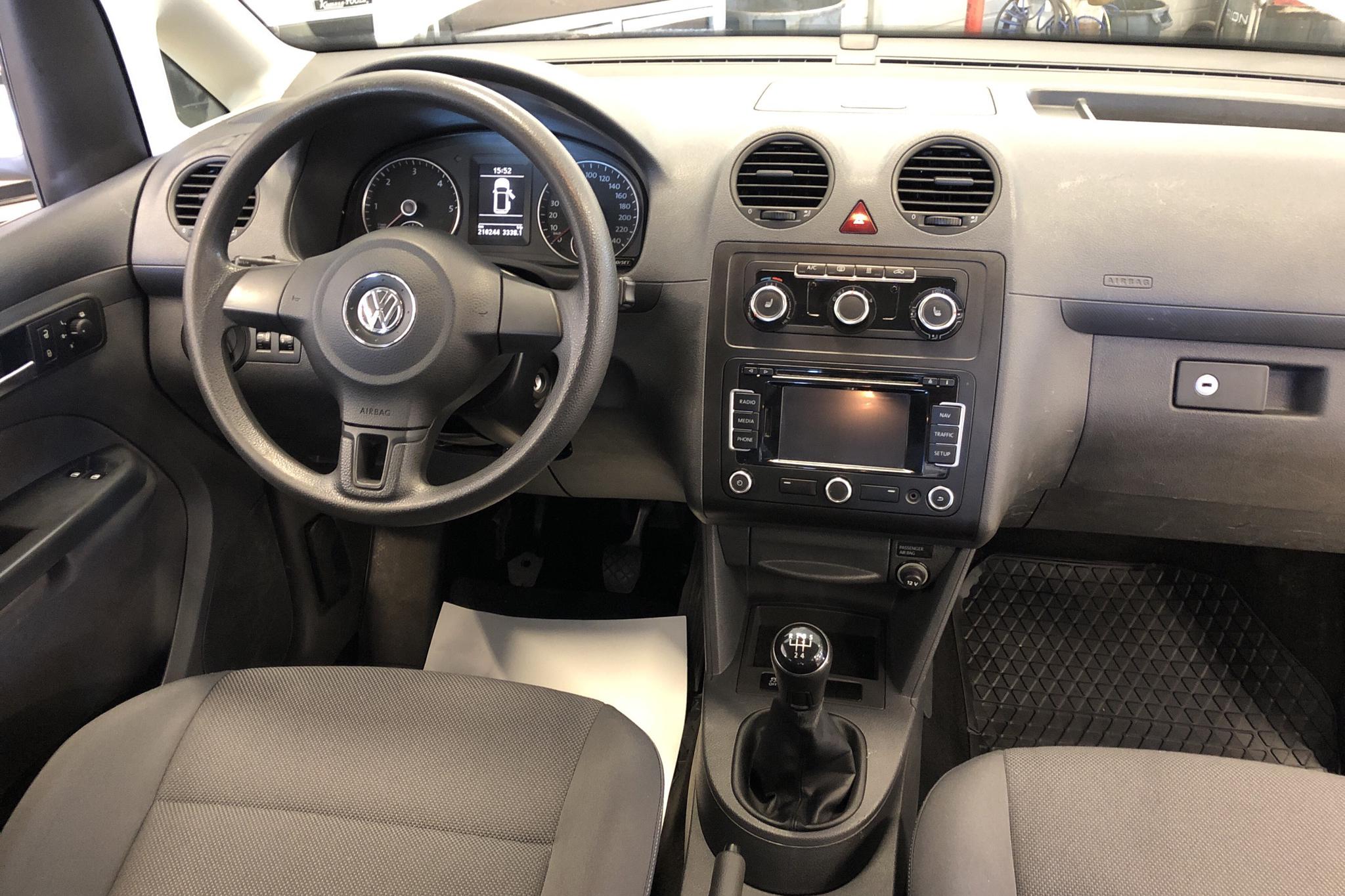 VW Caddy Life 1.6 TDI (102hk) - 210 240 km - Manual - white - 2013