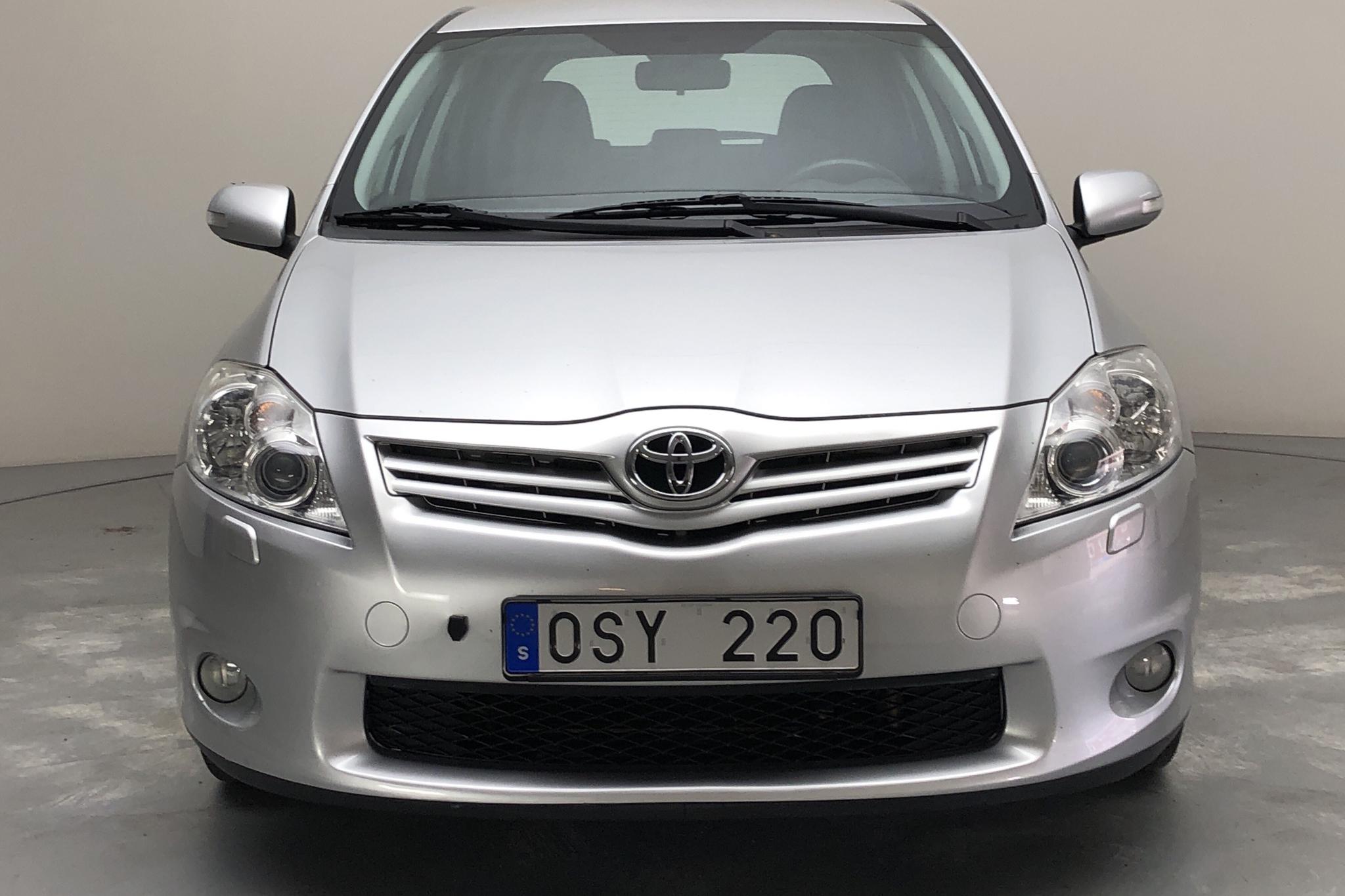 Toyota Auris 1.6 VVT-i 5dr (132hk) - 89 190 km - Automatic - silver - 2010