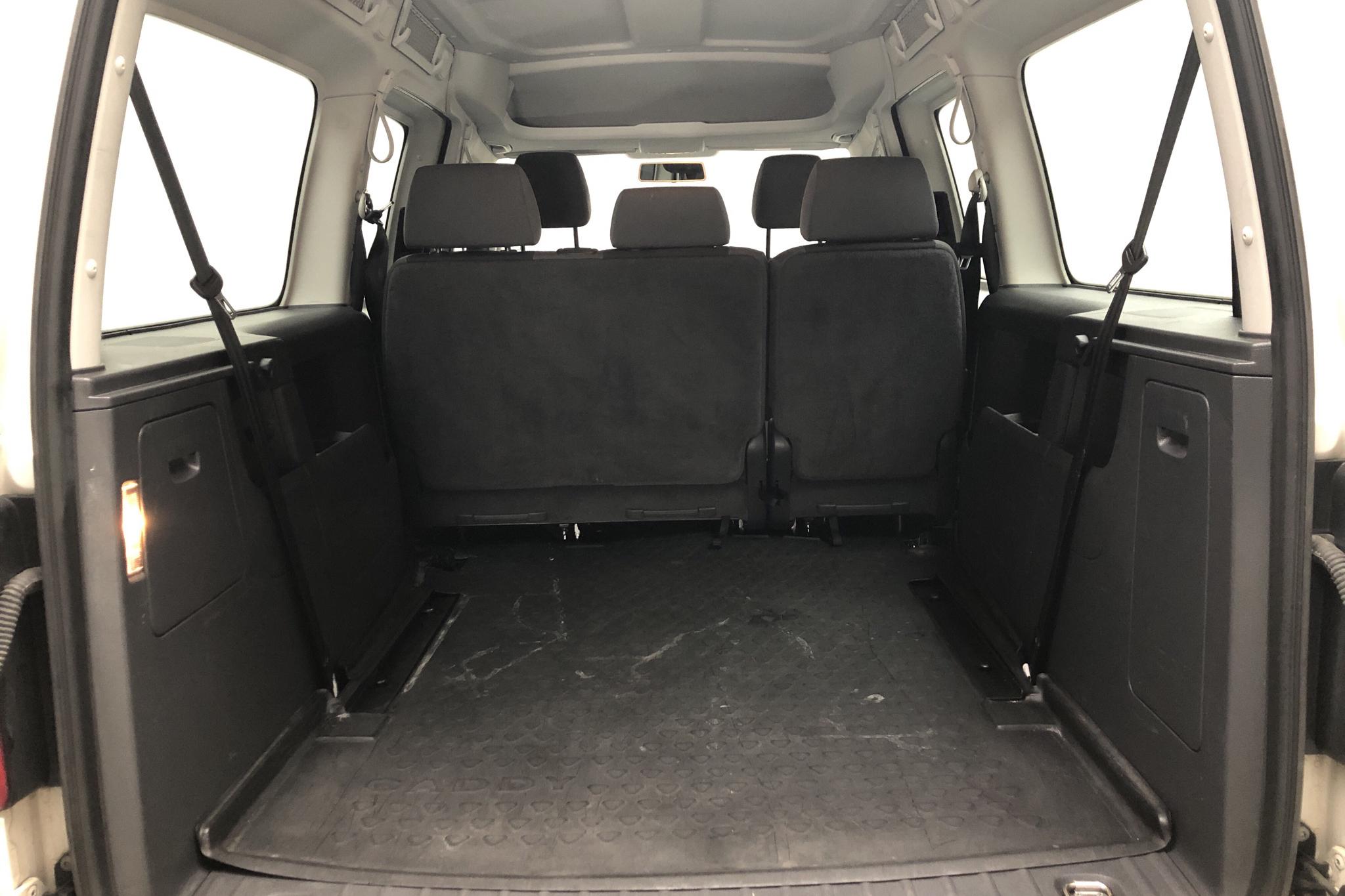 VW Caddy MPV Maxi 1.6 TDI (102hk) - 8 587 mil - Automat - vit - 2015