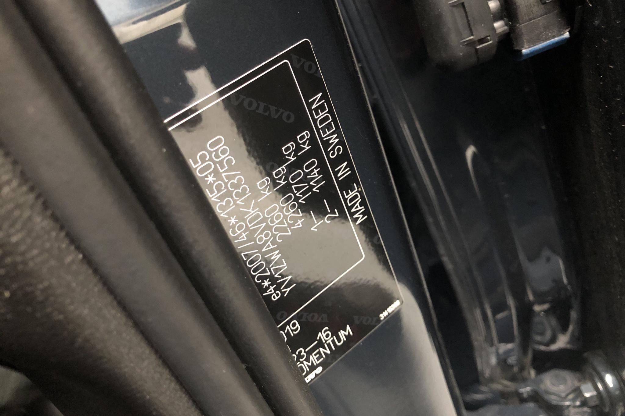 Volvo V60 D4 (190hk) - 59 210 km - Automatic - Dark Blue - 2019