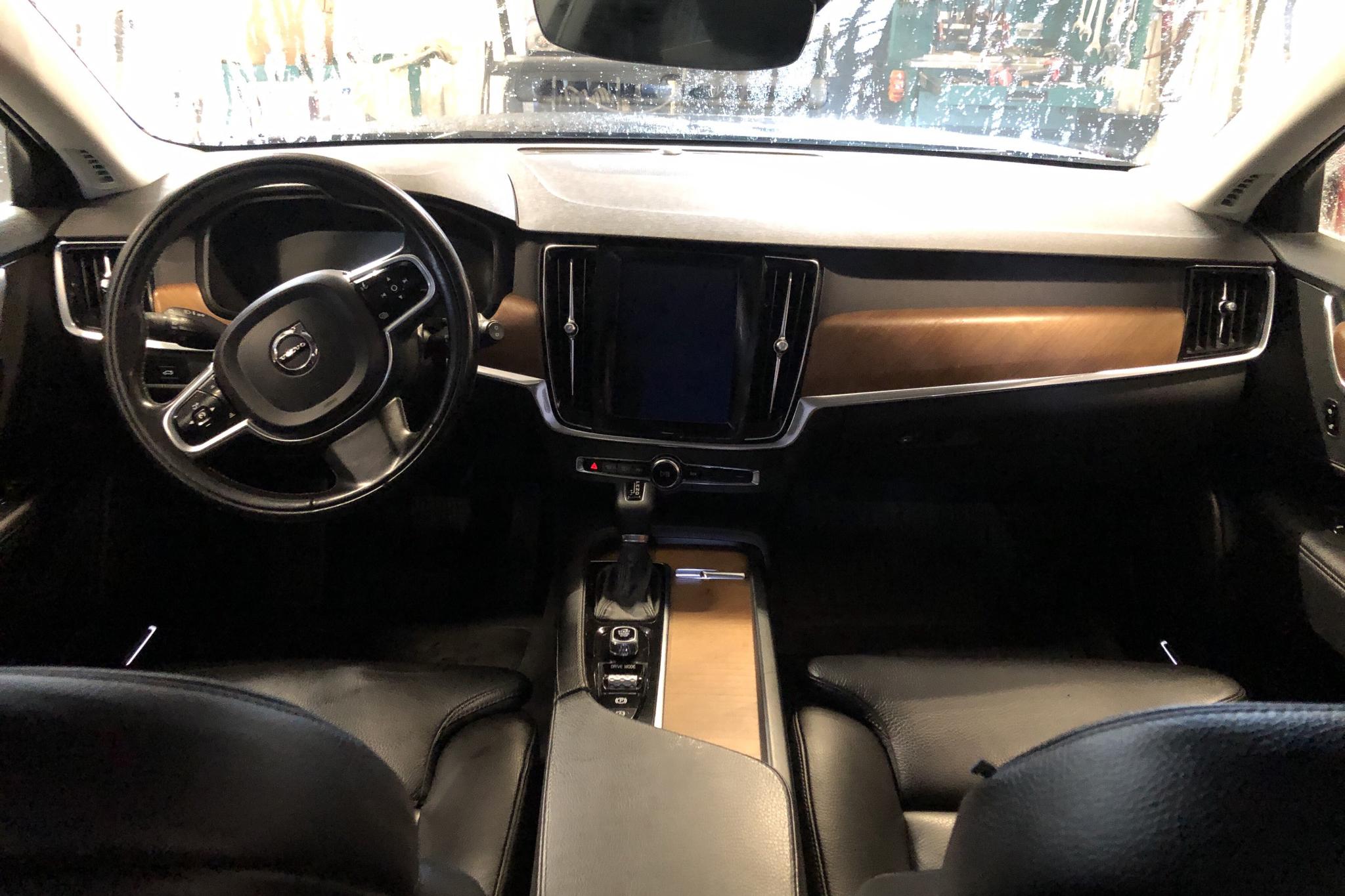 Volvo V90 D3 (150hk) - 37 433 mil - Automat - gul - 2018