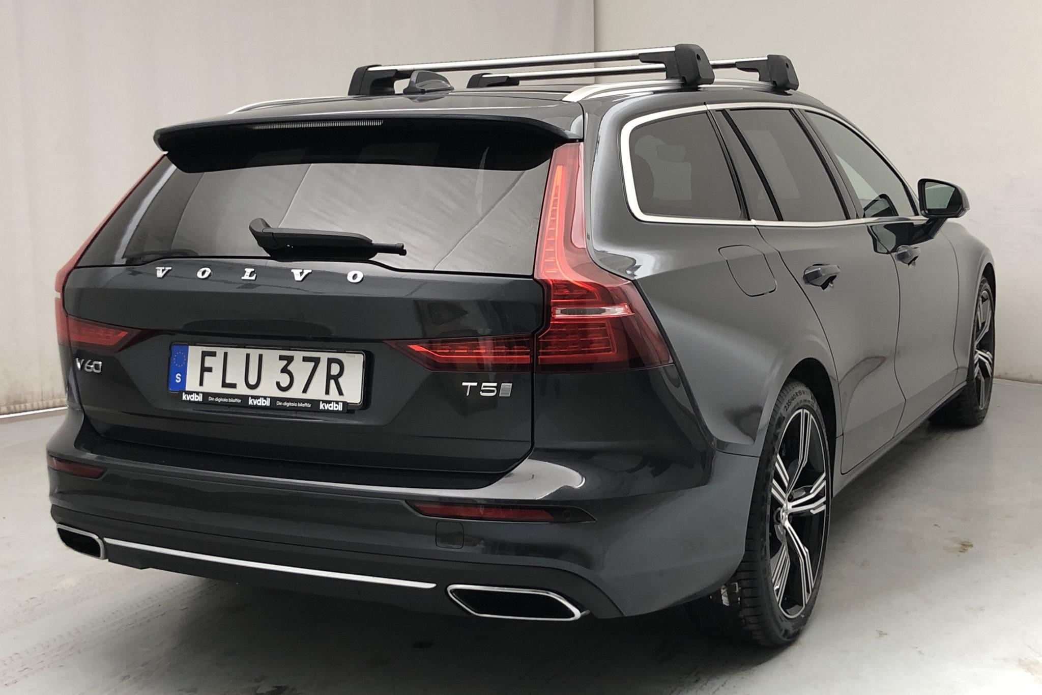 Volvo V60 T5 (250hk) - 64 000 km - Automatic - gray - 2019