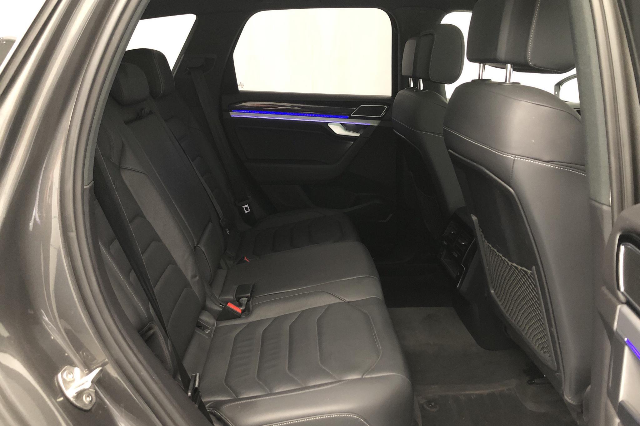 VW Touareg V6 TDI 4Motion (286hk) - 5 053 mil - Automat - grå - 2019
