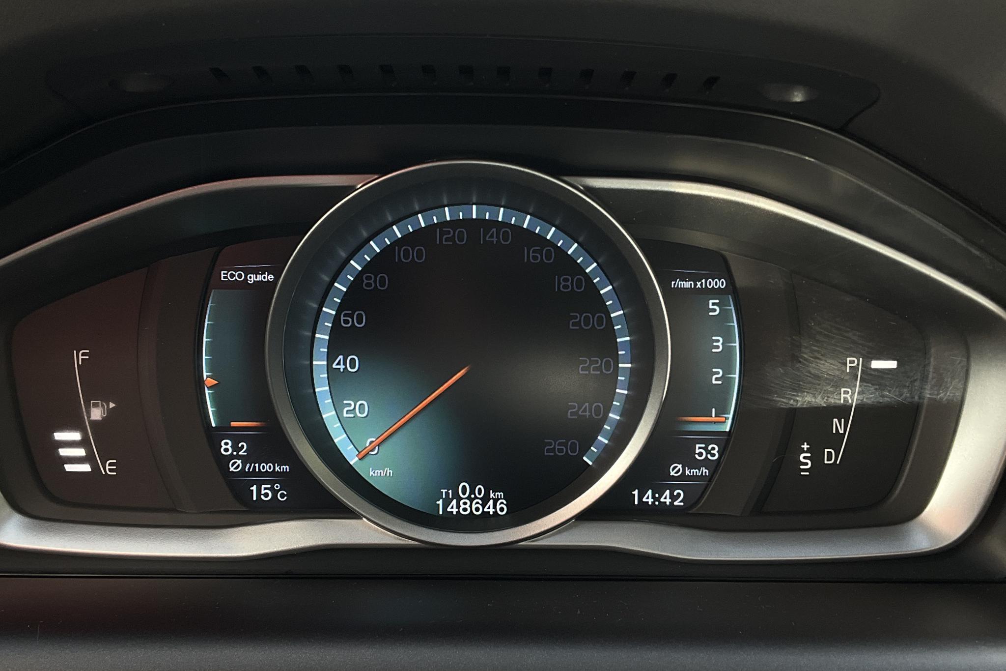 Volvo XC60 D4 AWD (190hk) - 14 864 mil - Automat - grå - 2016