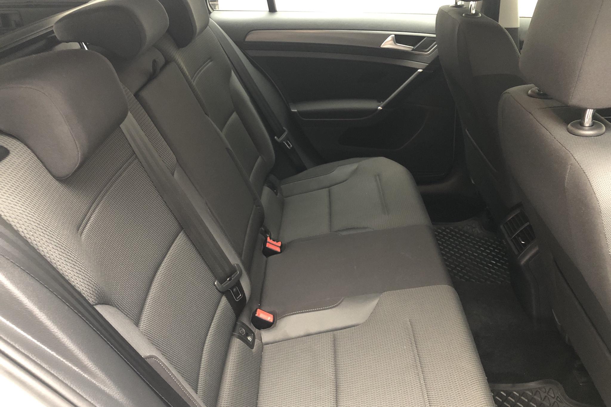 VW Golf VII 1.0 TSI Sportscombi (110hk) - 8 451 mil - Automat - vit - 2018