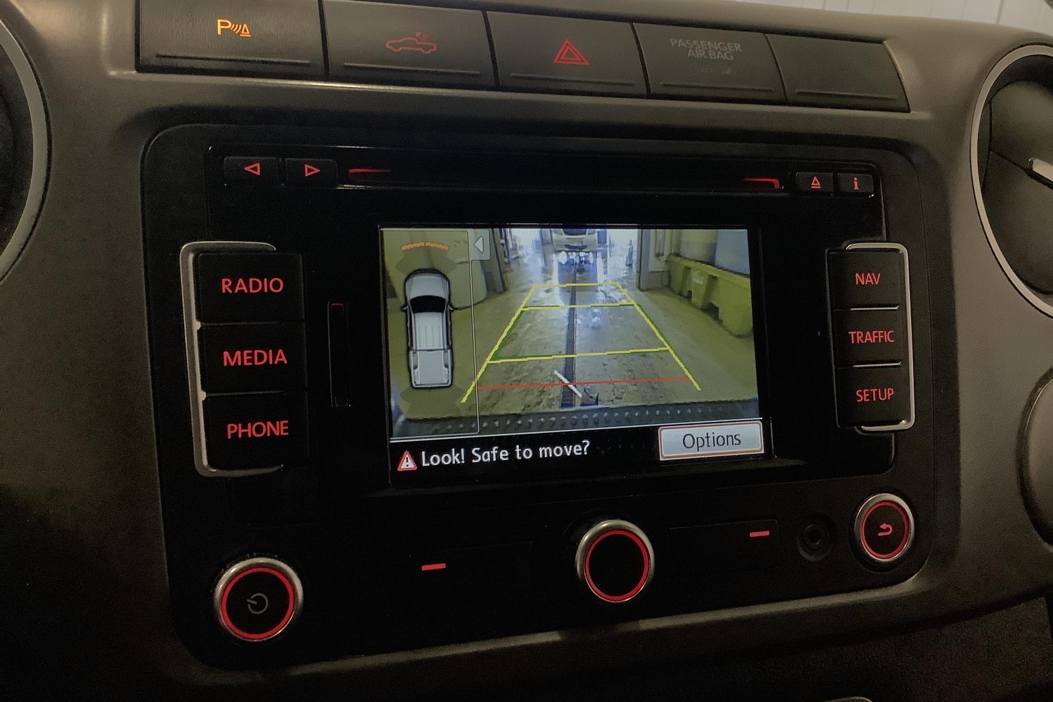 VW Amarok 2.0 TDI 4motion (180hk) - 7 993 mil - Automat - vit - 2015