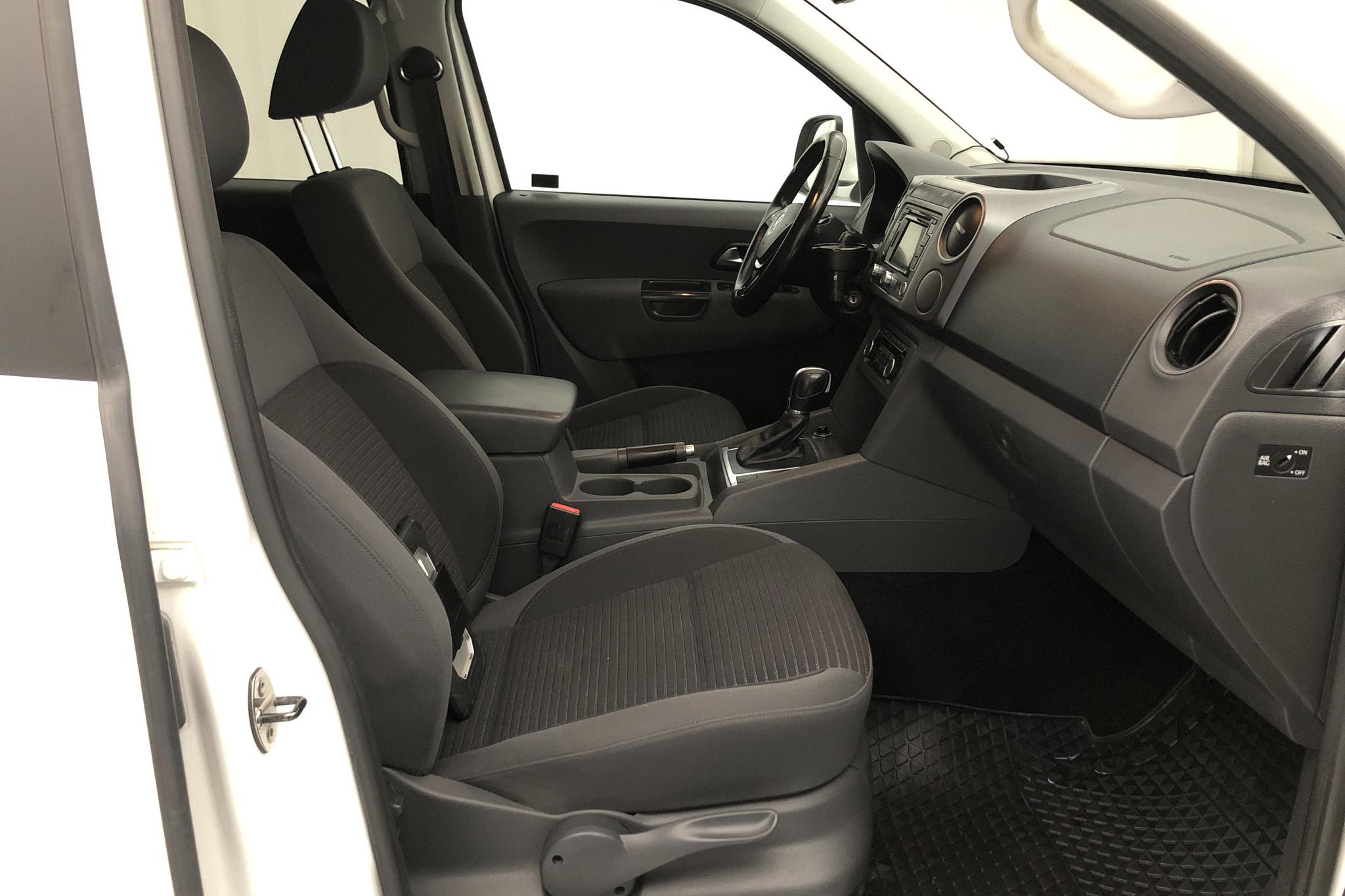VW Amarok 2.0 TDI 4motion (180hk) - 7 993 mil - Automat - vit - 2015