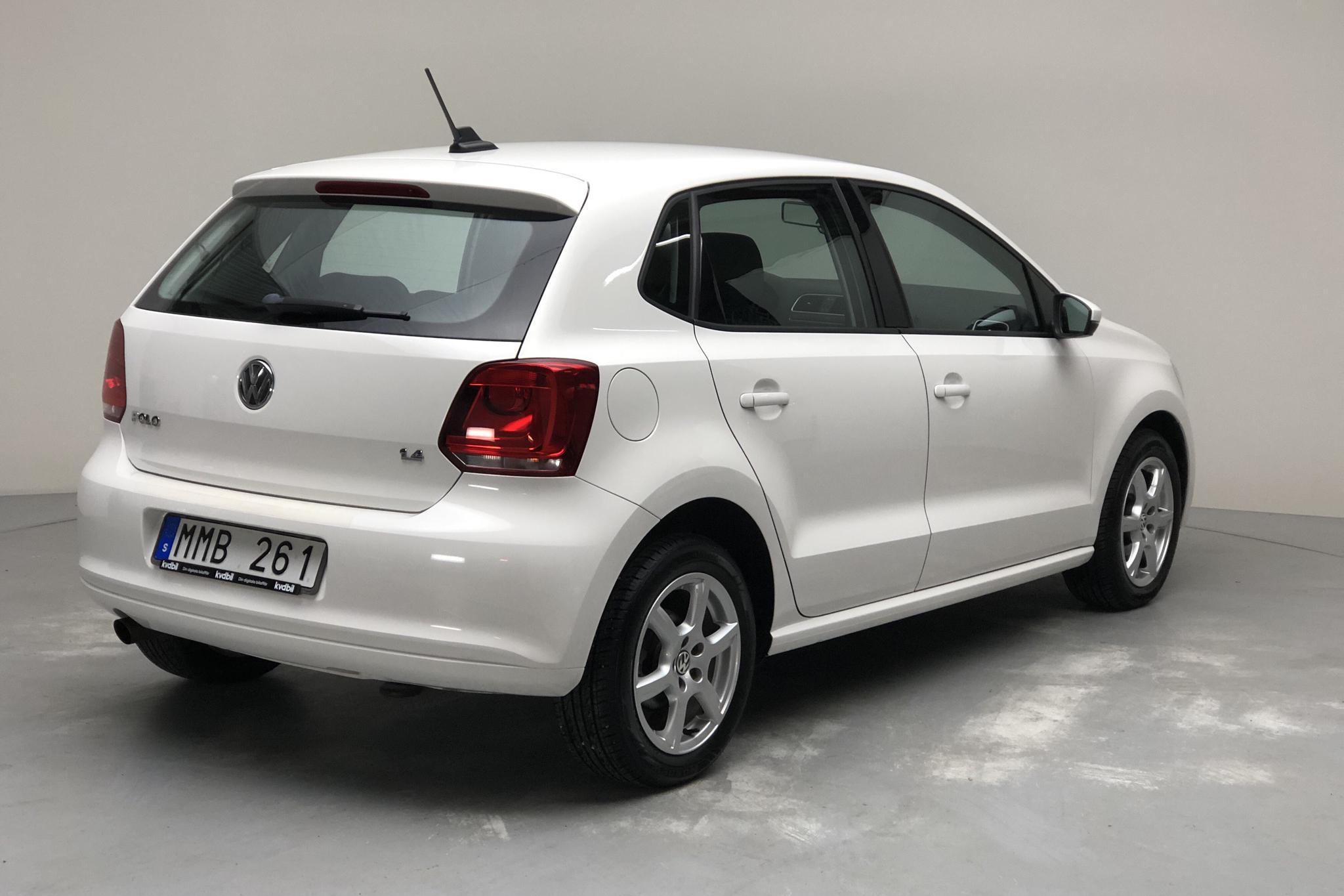 VW Polo 1.4 5dr (85hk) - 77 270 km - Automatic - white - 2014
