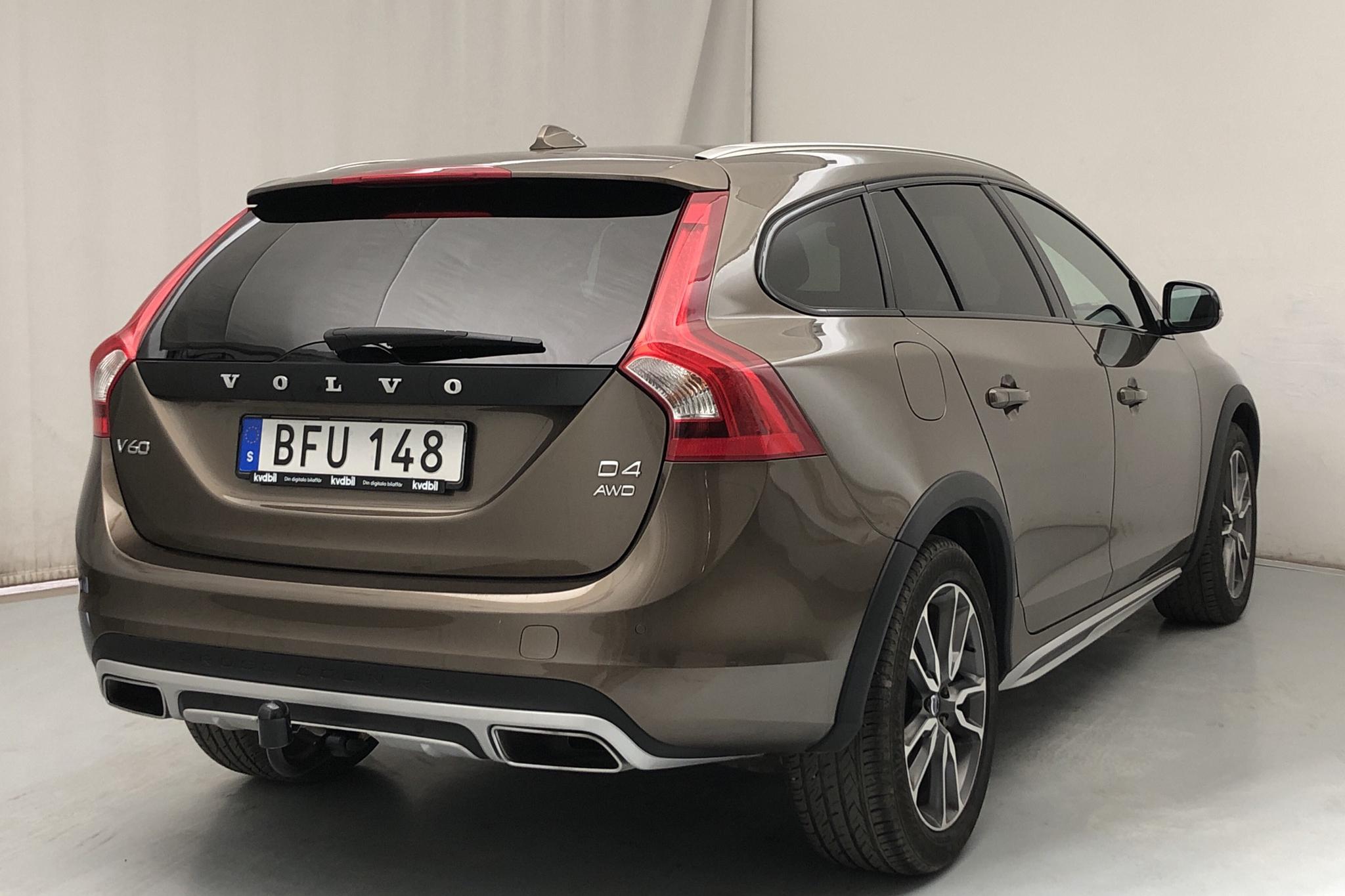 Volvo V60 D4 Cross Country AWD (190hk) - 123 690 km - Automatic - brown - 2016