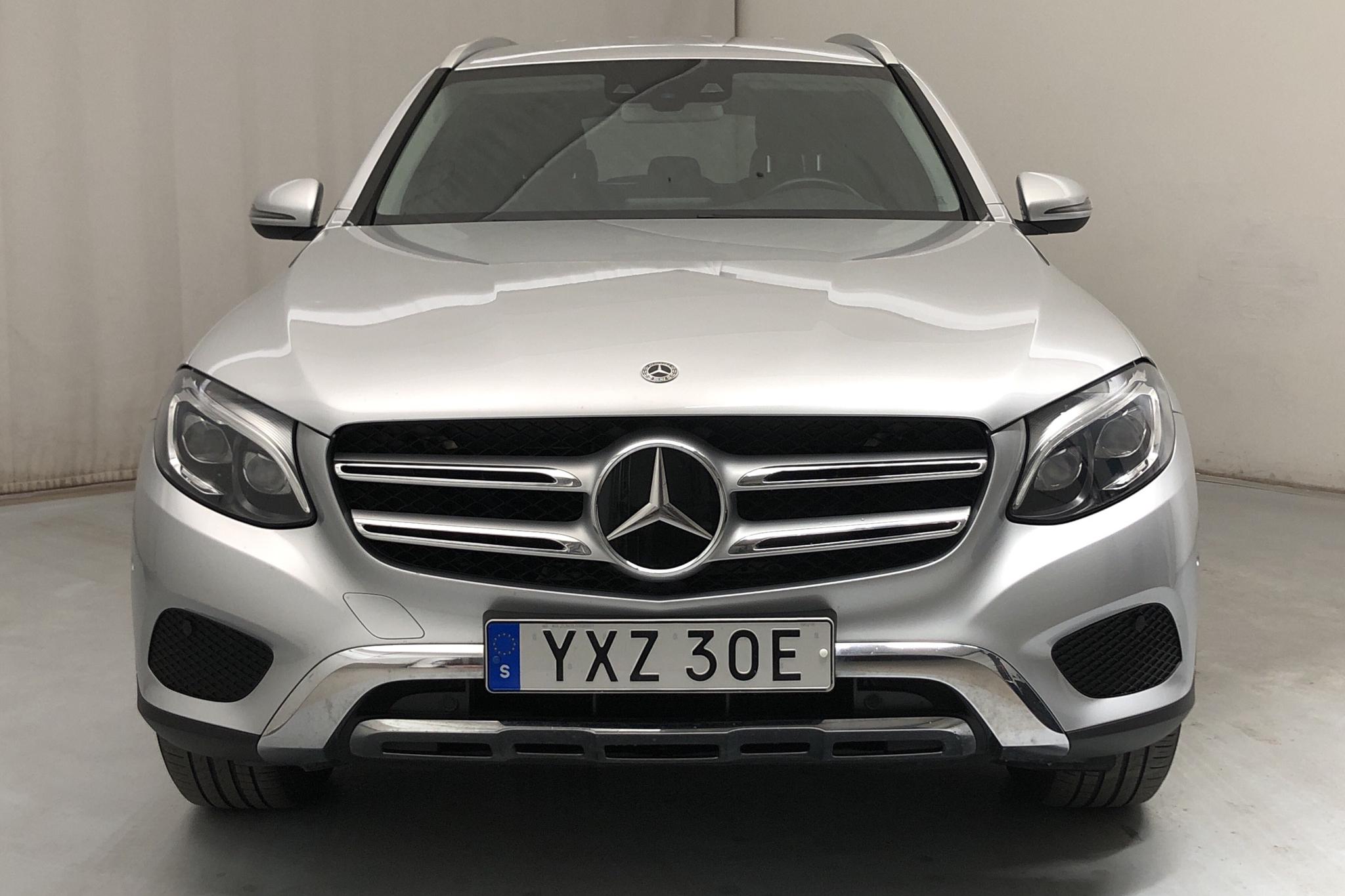 Mercedes GLC 220 d 4MATIC X253 (170hk) - 7 769 mil - Automat - silver - 2019
