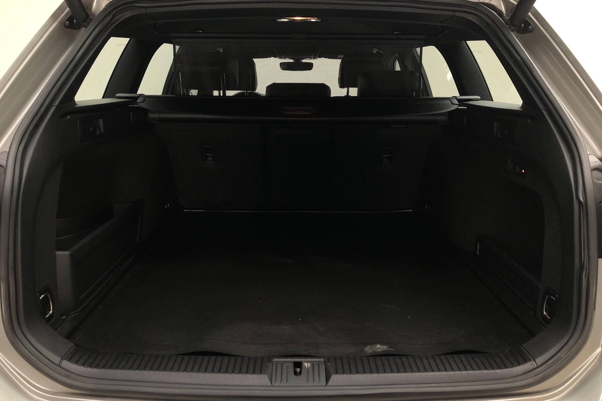 VW Passat Alltrack 2.0 TDI Sportscombi 4MOTION (190hk) - 130 510 km - Automatic - silver - 2017
