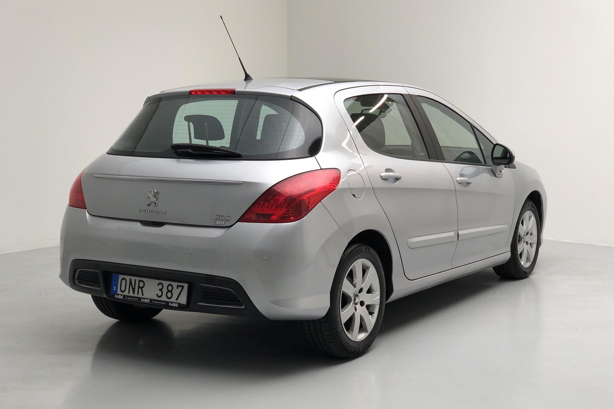 Peugeot 308 1.6 e-HDi 5dr (112hk) - 32 270 km - Automatic - Light Grey - 2013
