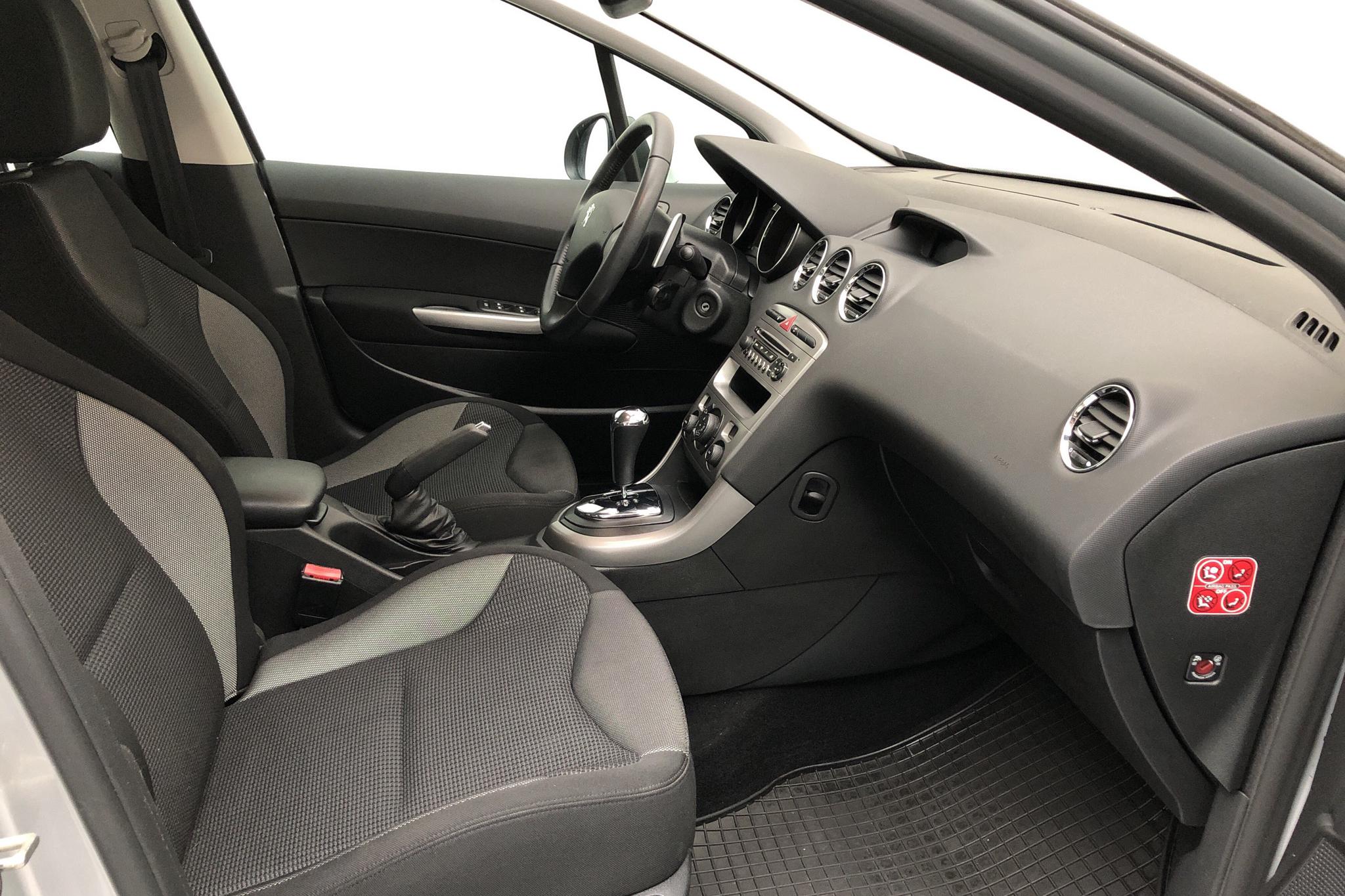 Peugeot 308 1.6 e-HDi 5dr (112hk) - 3 227 mil - Automat - Light Grey - 2013