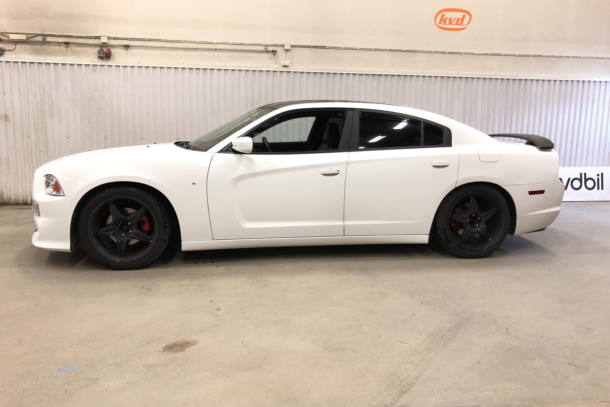 Dodge Charger 3.6 V6 (297hk) - 86 940 km - Automatic - white - 2011