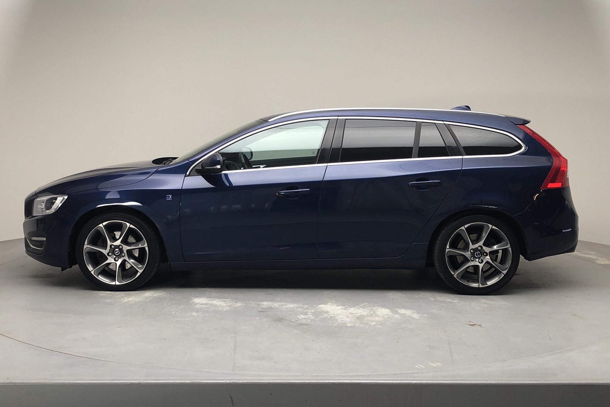 Volvo V60 D4 AWD (181hk) - 201 960 km - Automatic - blue - 2015