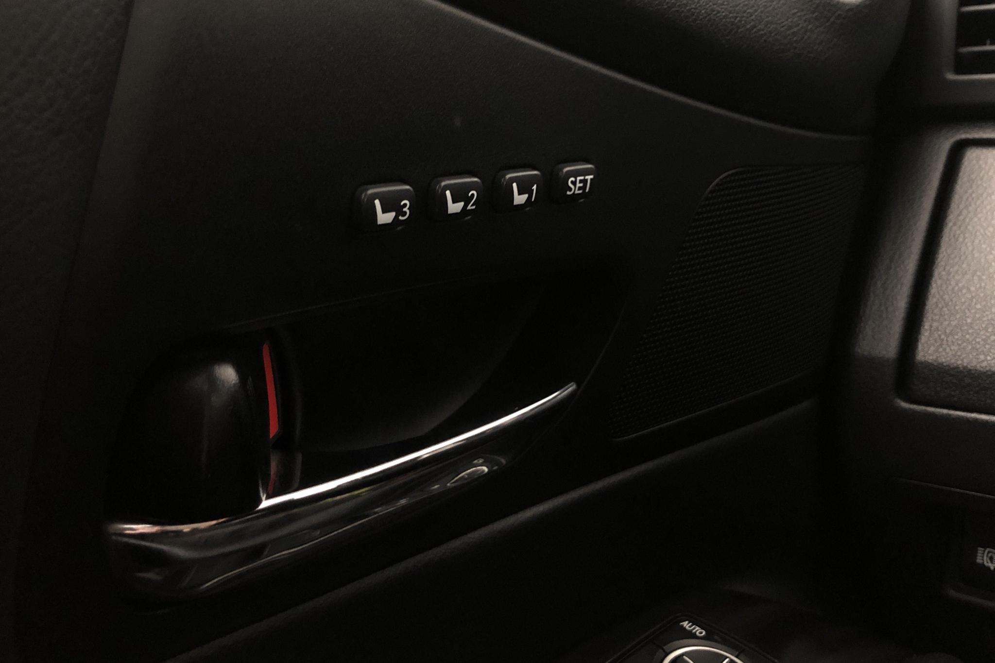 Lexus RX 450h AWD (249hk) - 17 346 mil - Automat - grå - 2014