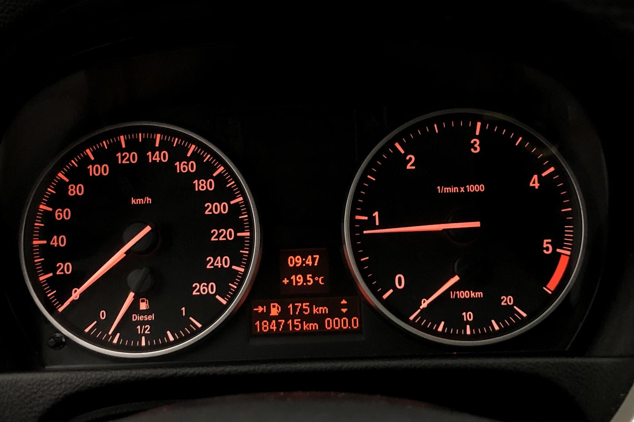 BMW 320d xDrive Touring, E91 (184hk) - 18 472 mil - Manuell - röd - 2011