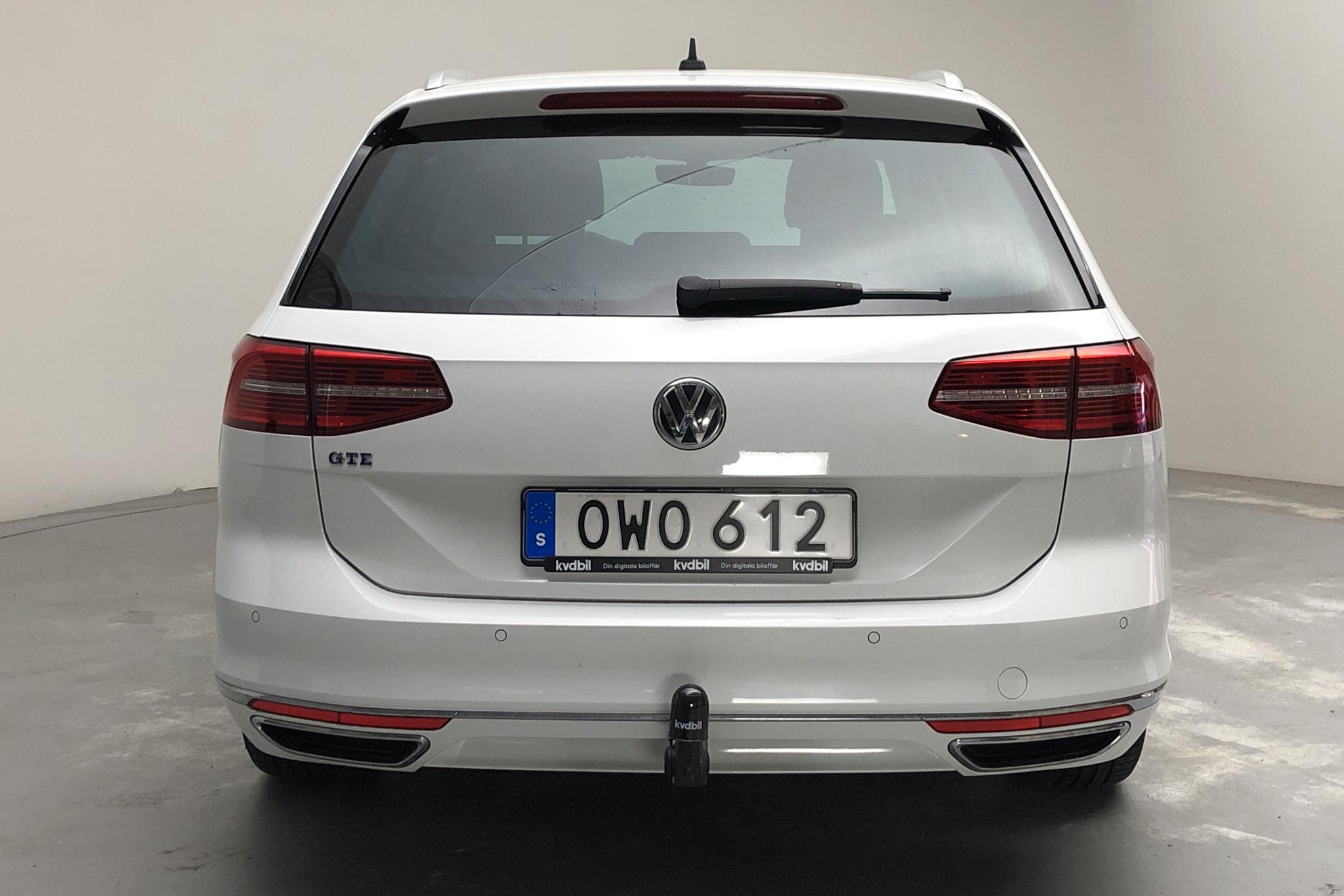 VW Passat 1.4 Plug-in-Hybrid Sportscombi (218hk) - 140 350 km - Automatic - white - 2017