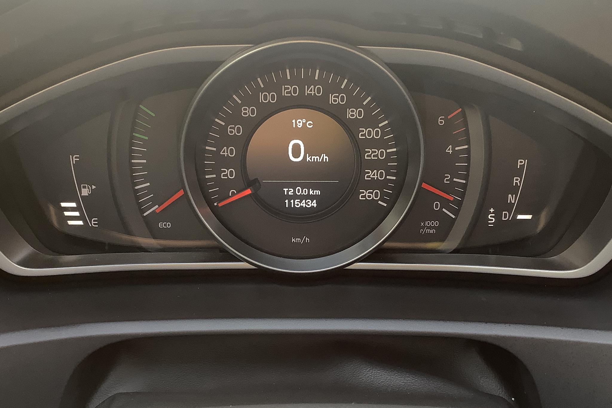 Volvo V40 D2 (120hk) - 11 547 mil - Automat - brun - 2016