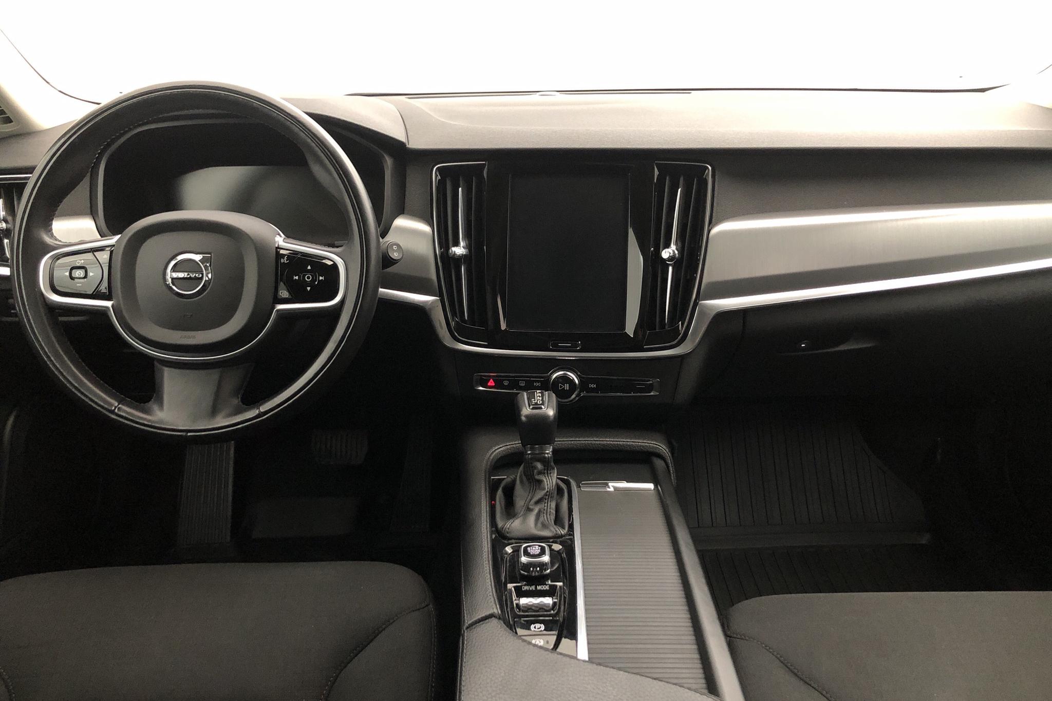 Volvo V90 D4 (190hk) - 6 604 mil - Automat - silver - 2019