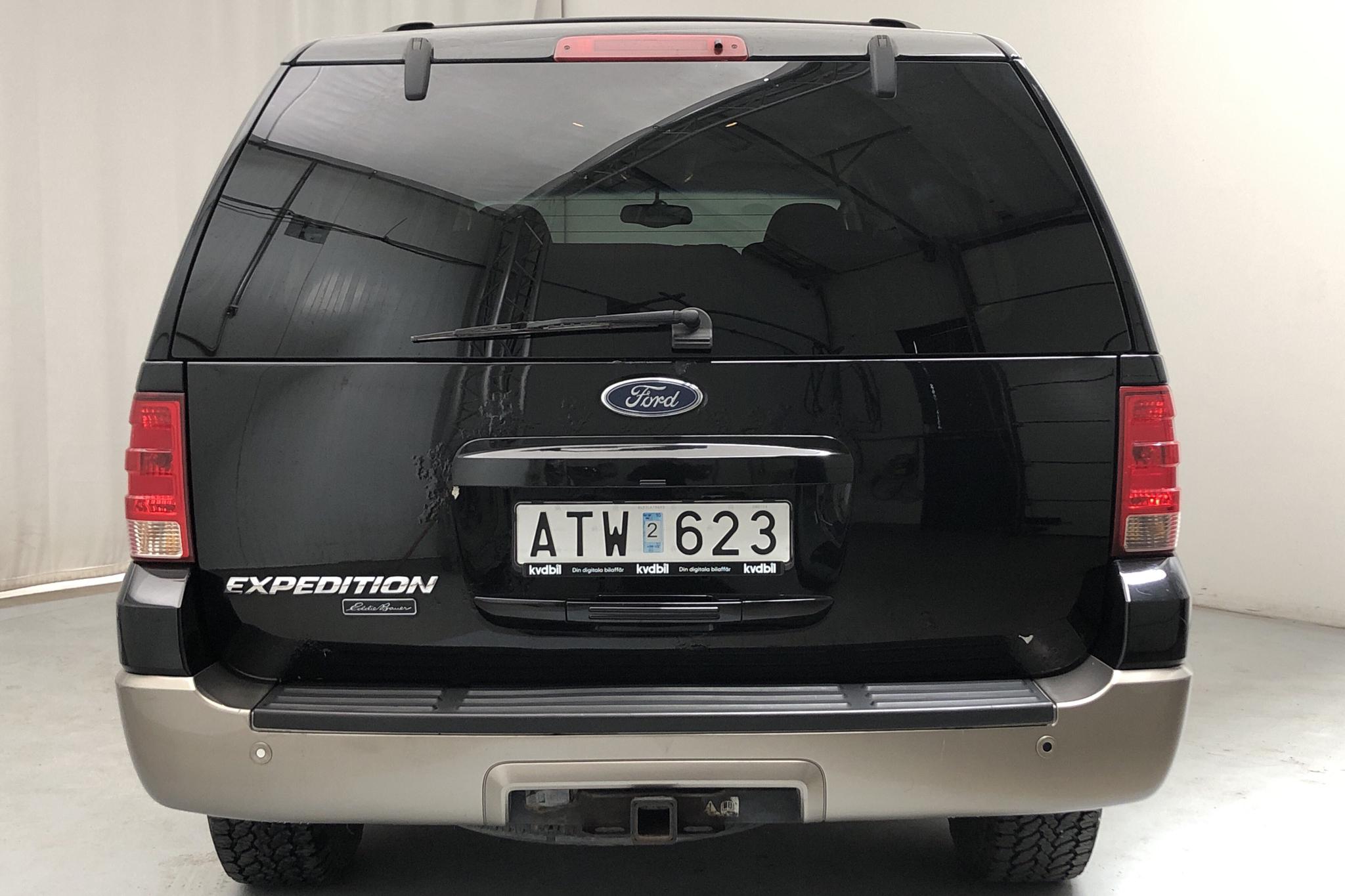 Ford Expedition 5.4 V8 (264hk) - 187 040 km - Automatic - black - 2003