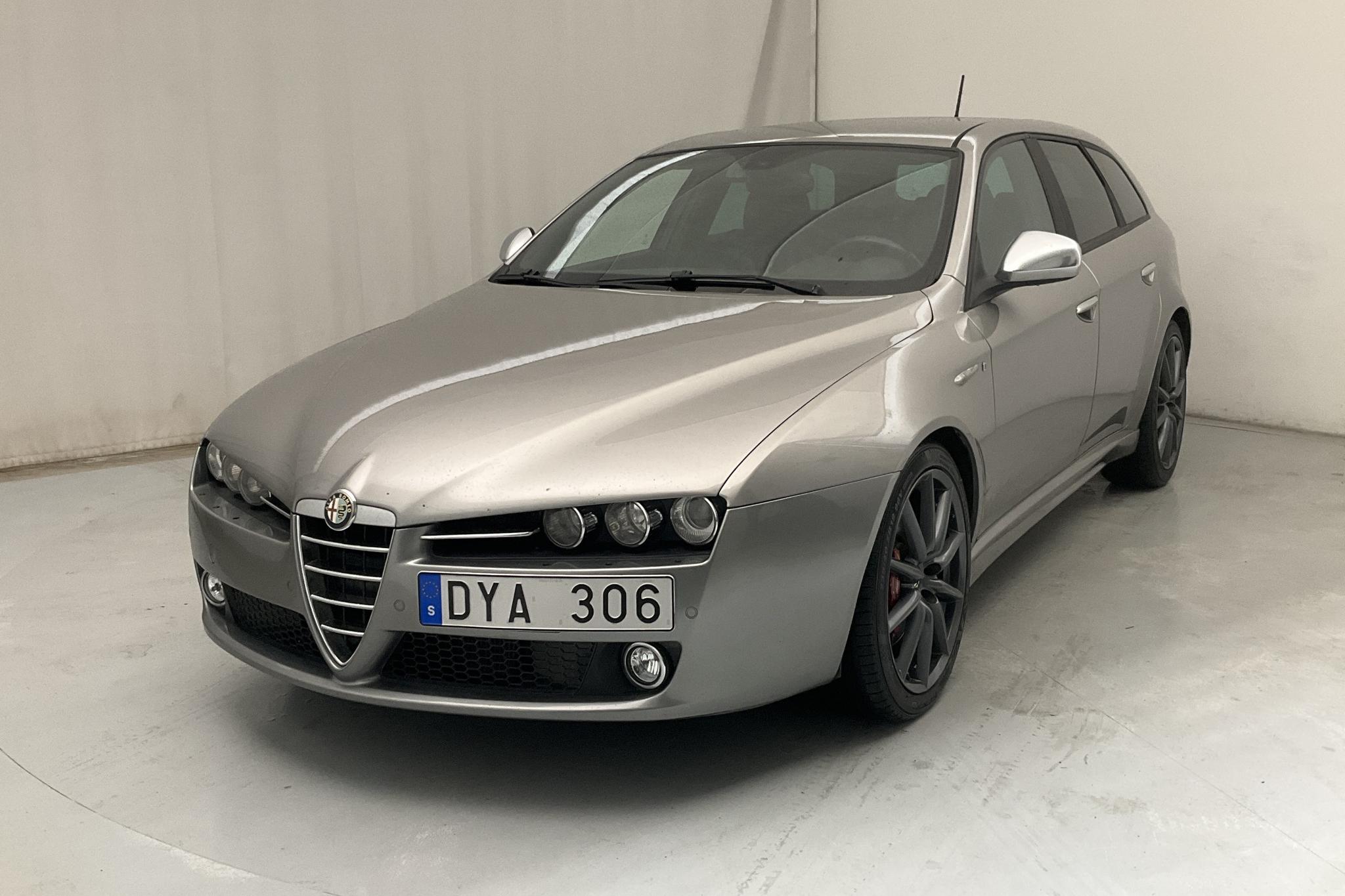 Alfa Romeo 159 2.4 JTDM Sportswagon (200hk) - 18 112 mil - Automat - grå - 2009