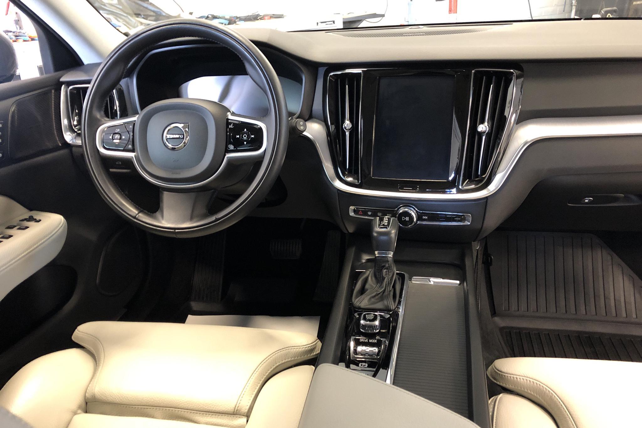 Volvo V60 D4 Cross Country AWD (200hk) - 89 810 km - Automatic - gray - 2019