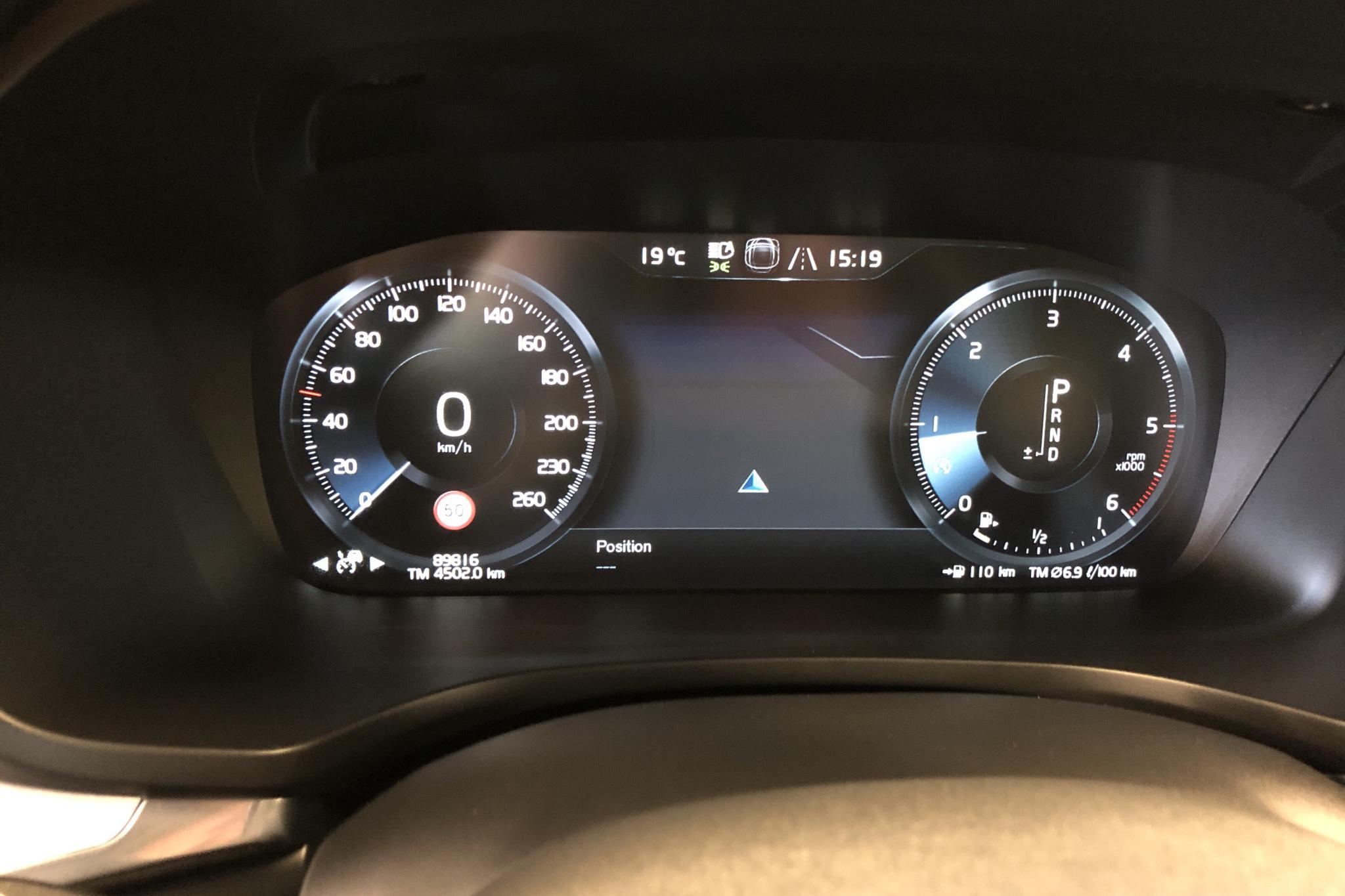 Volvo V60 D4 Cross Country AWD (200hk) - 8 981 mil - Automat - grå - 2019