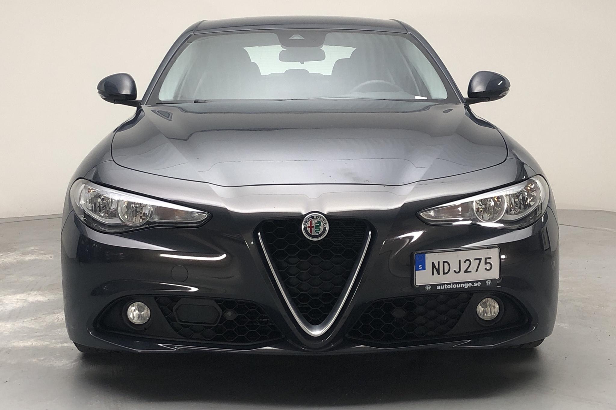 Alfa Romeo Giulia 2.2 JTDM (150hk) - 73 840 km - Manual - gray - 2017