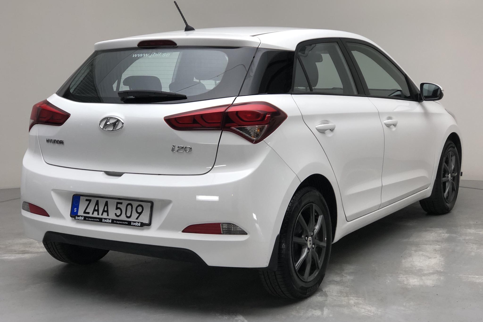 Hyundai i20 1.2 (75hk) - 7 356 mil - Manuell - vit - 2018