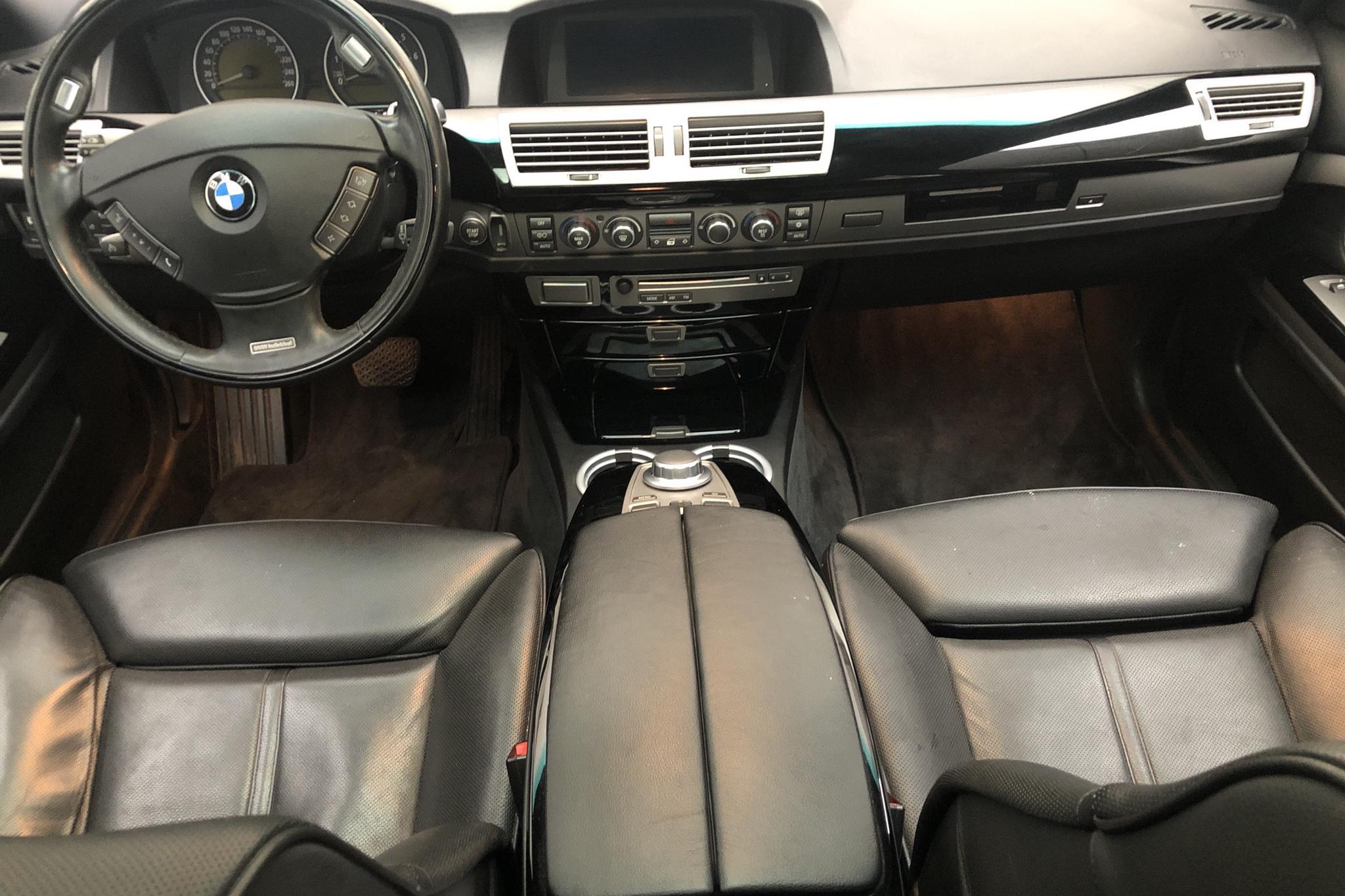 BMW 750i Sedan, E65 (367hk) - 162 960 km - Automatic - gray - 2007