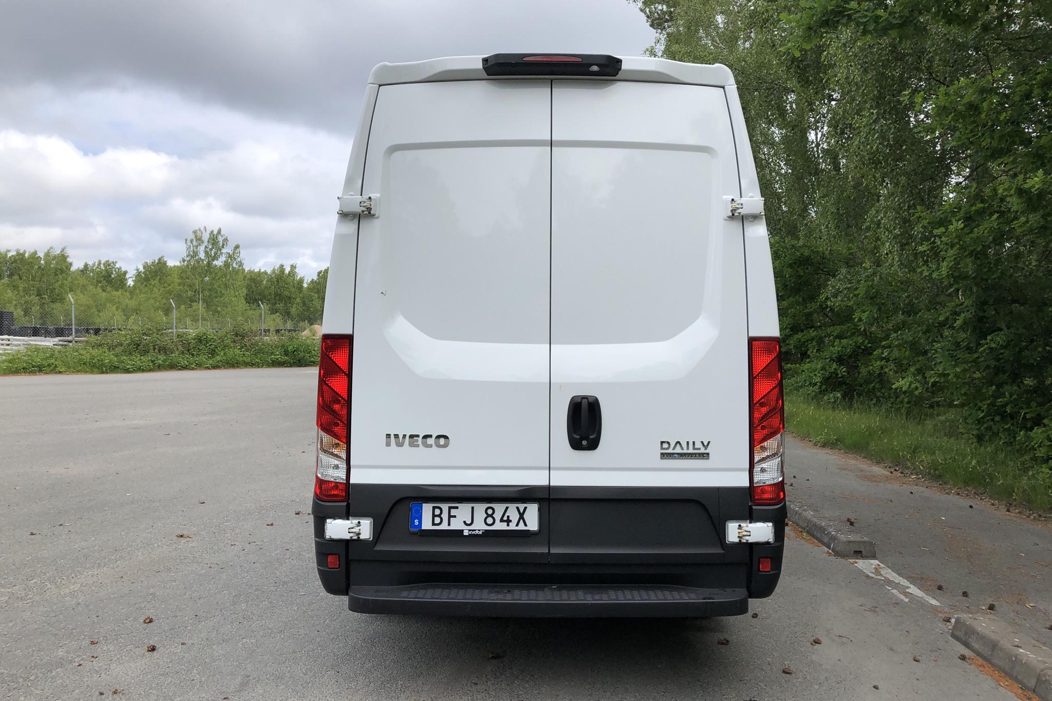 Iveco Daily 35 2.3 (136hk) - 26 970 km - Automatic - white - 2020