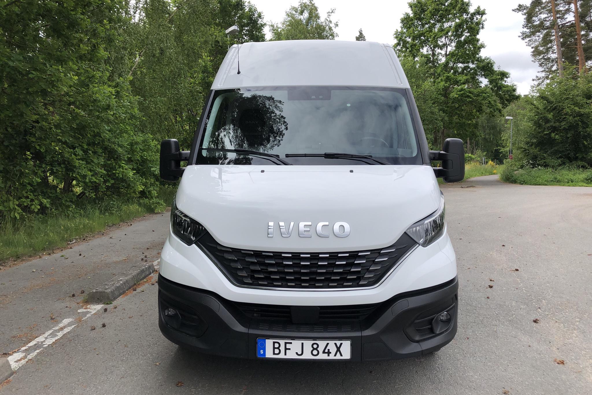 Iveco Daily 35 2.3 (136hk) - 26 970 km - Automatic - white - 2020