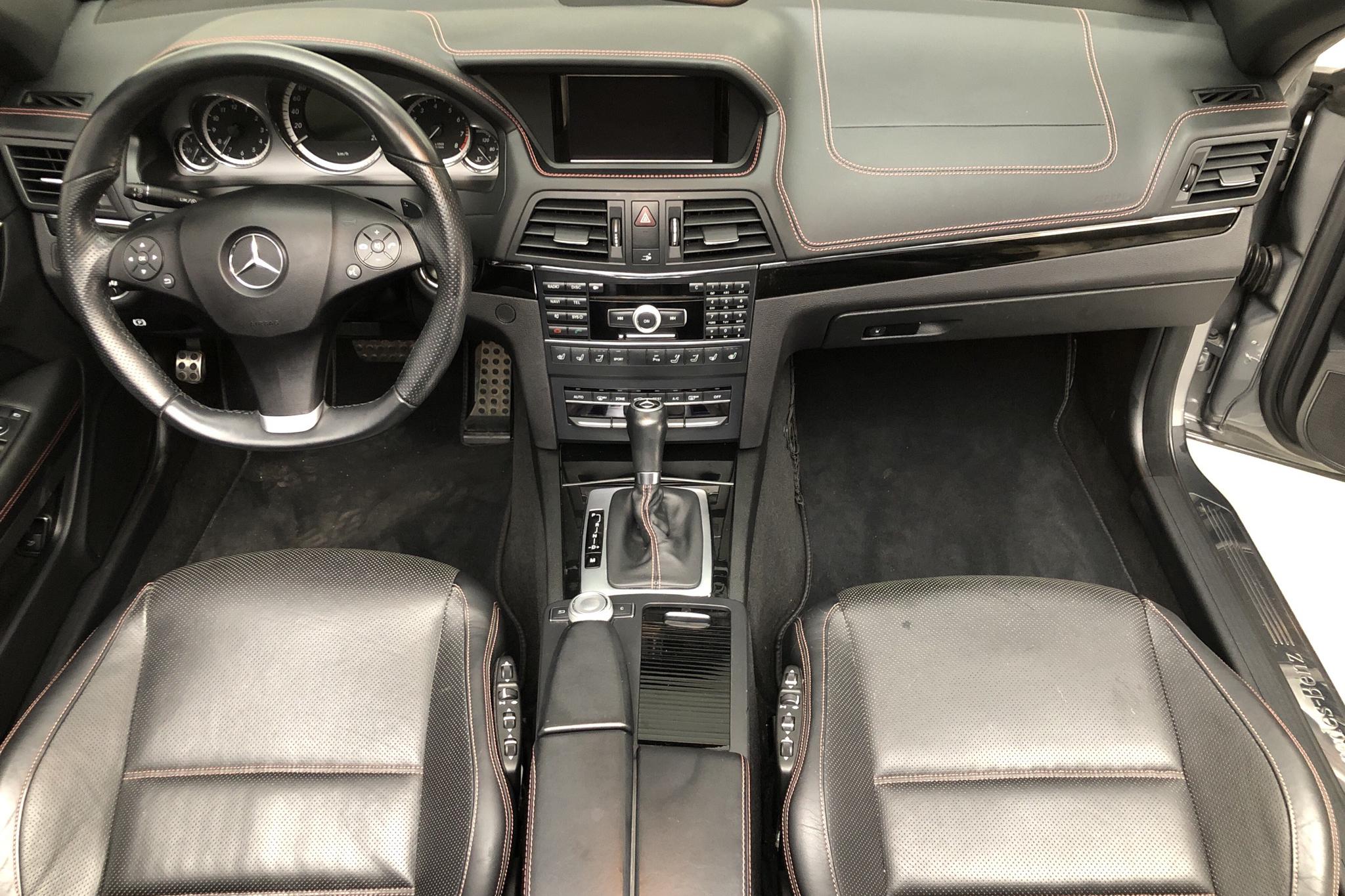 Mercedes E 500 Cabriolet A207 (388hk) - 39 470 km - Automatic - silver - 2011