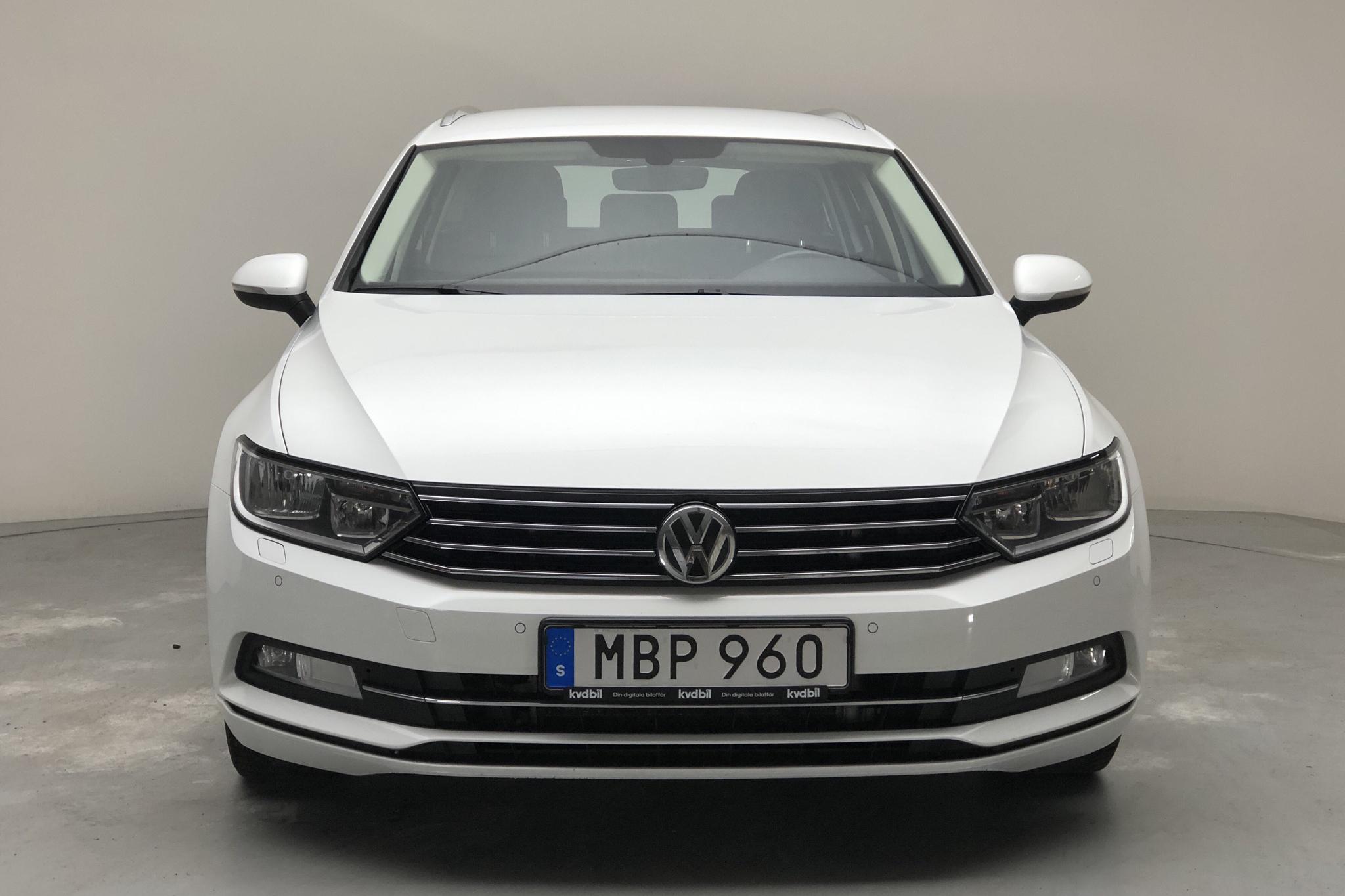 VW Passat 2.0 TDI Sportscombi (150hk) - 83 630 km - Automatic - white - 2016