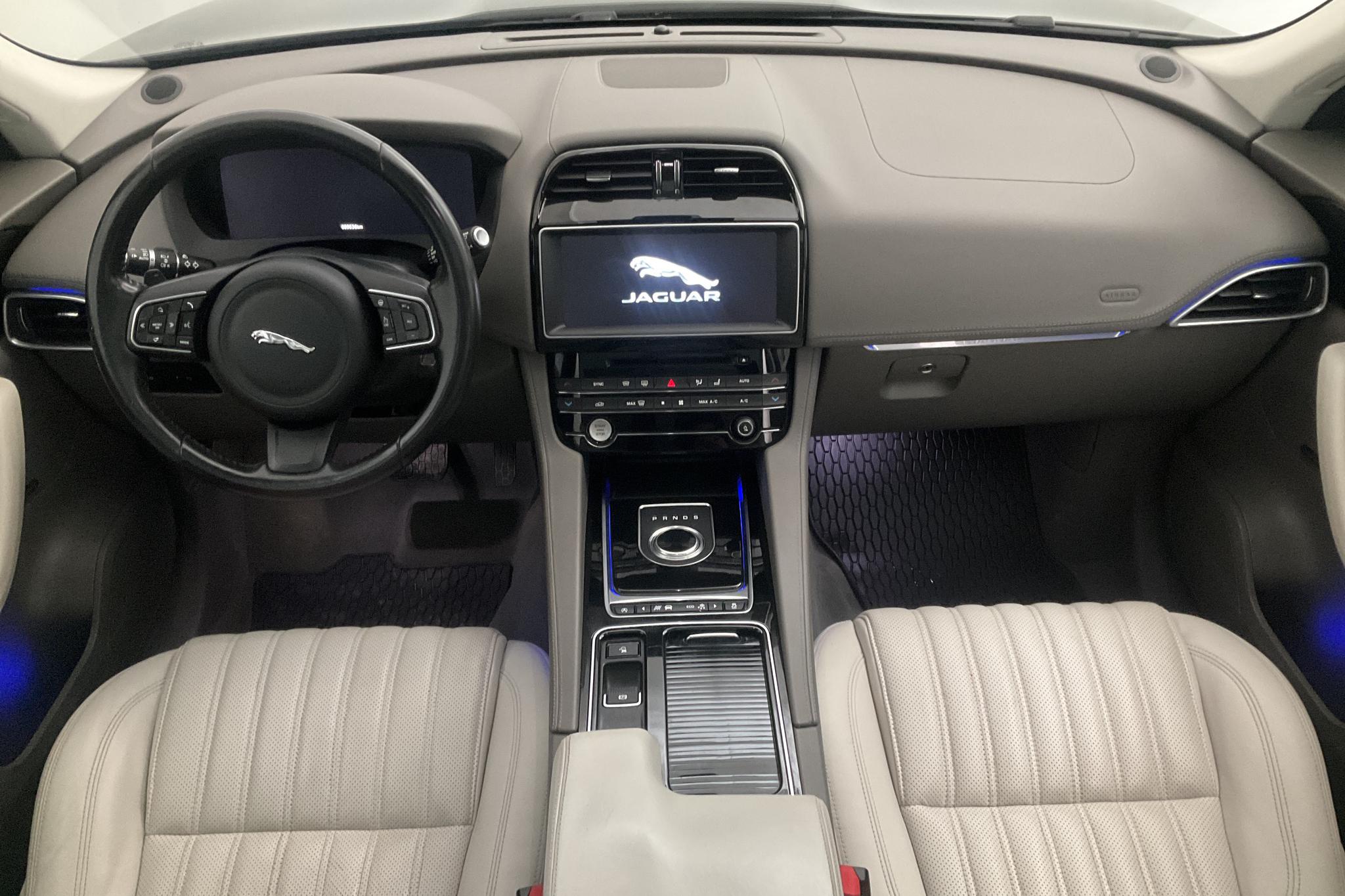 Jaguar F-Pace 3.0D V6 AWD (300hk) - 8 984 mil - Automat - svart - 2017