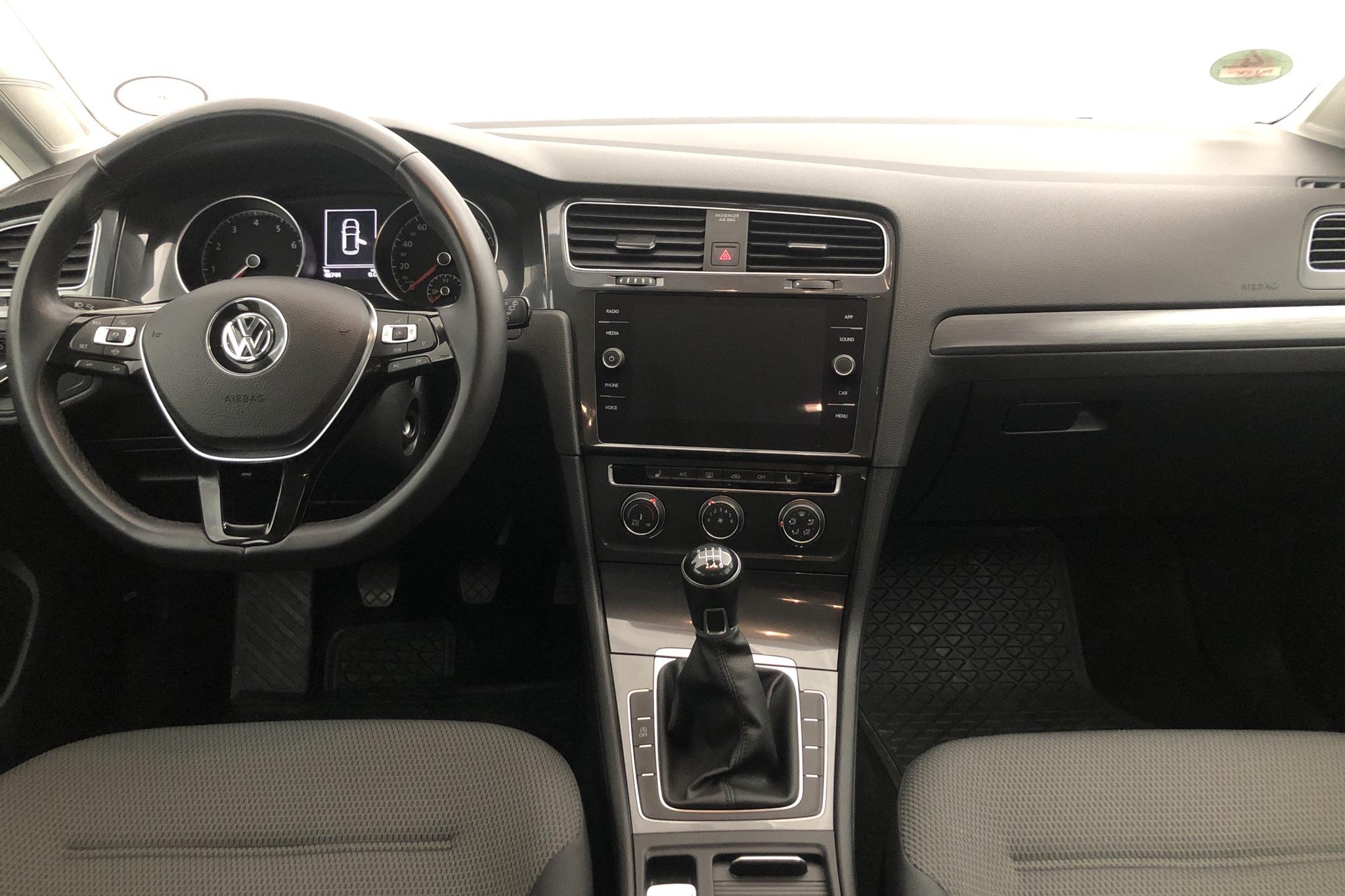 VW Golf VII 1.0 TSI 5dr (115hk) - 4 874 mil - Manuell - silver - 2019