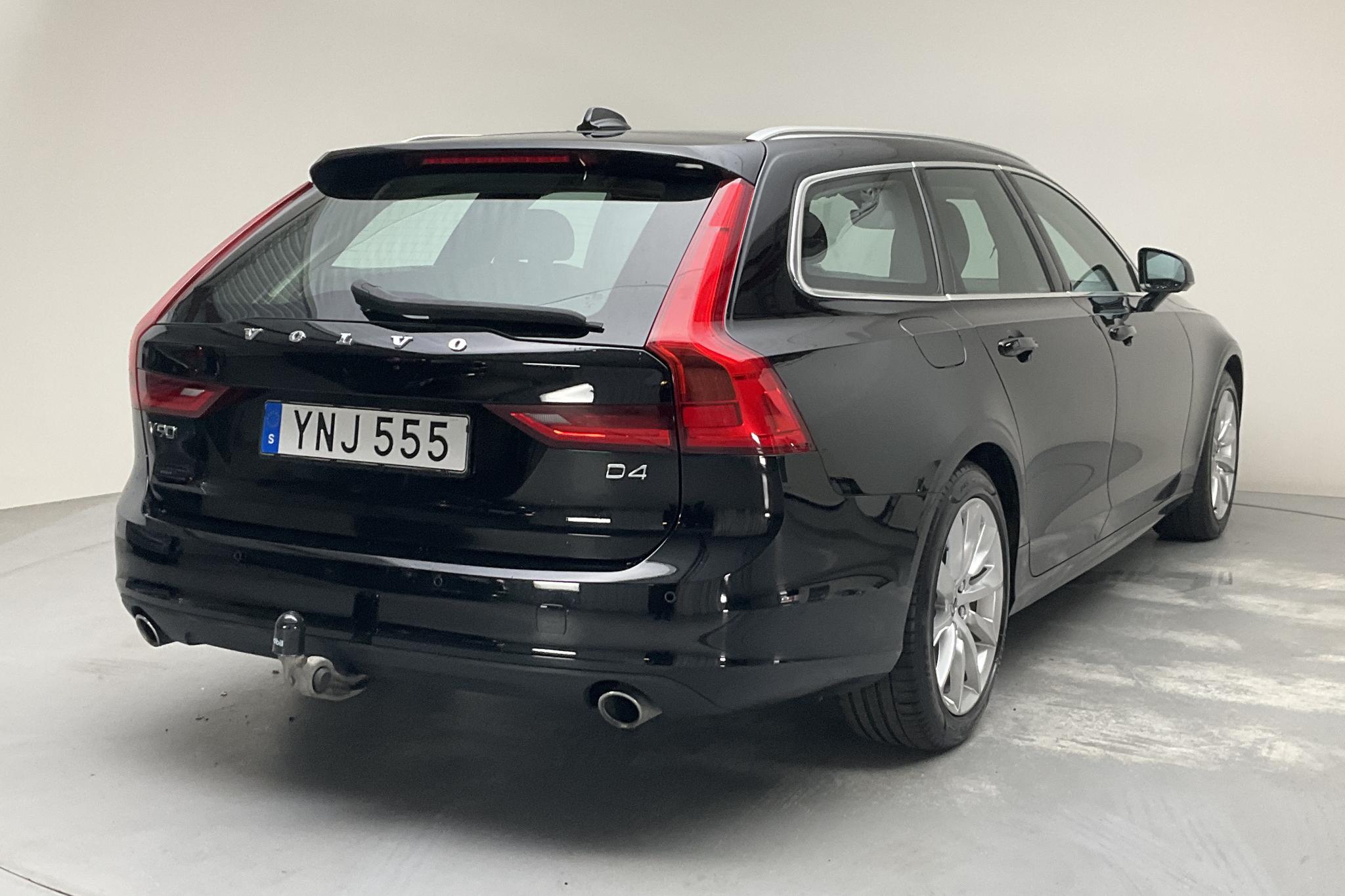 Volvo V90 D4 (190hk) - 123 880 km - Automatic - black - 2019