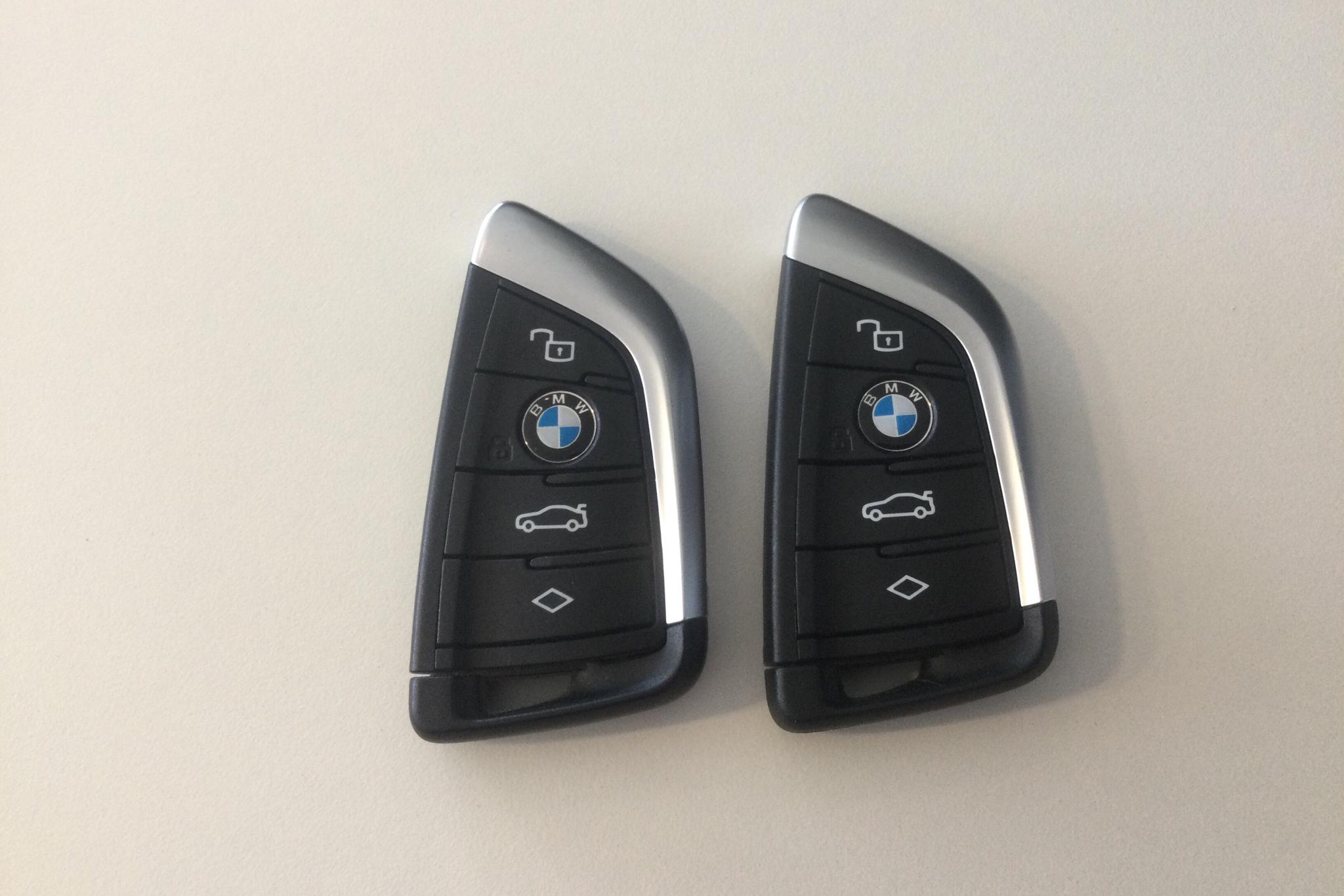 BMW 330e xDrive Touring, G21 (292hk) - 901 mil - Automat - grå - 2022