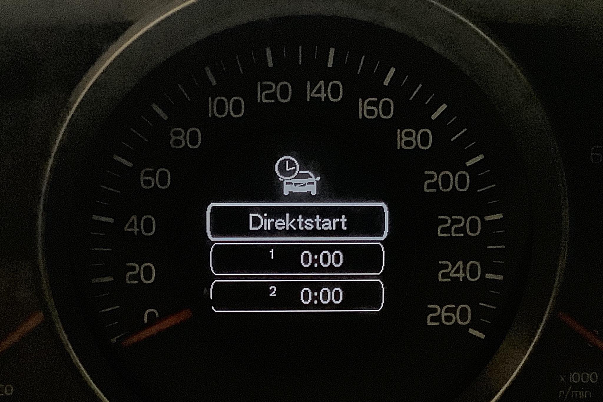 Volvo V40 D2 (120hk) - 6 052 mil - Manuell - röd - 2018