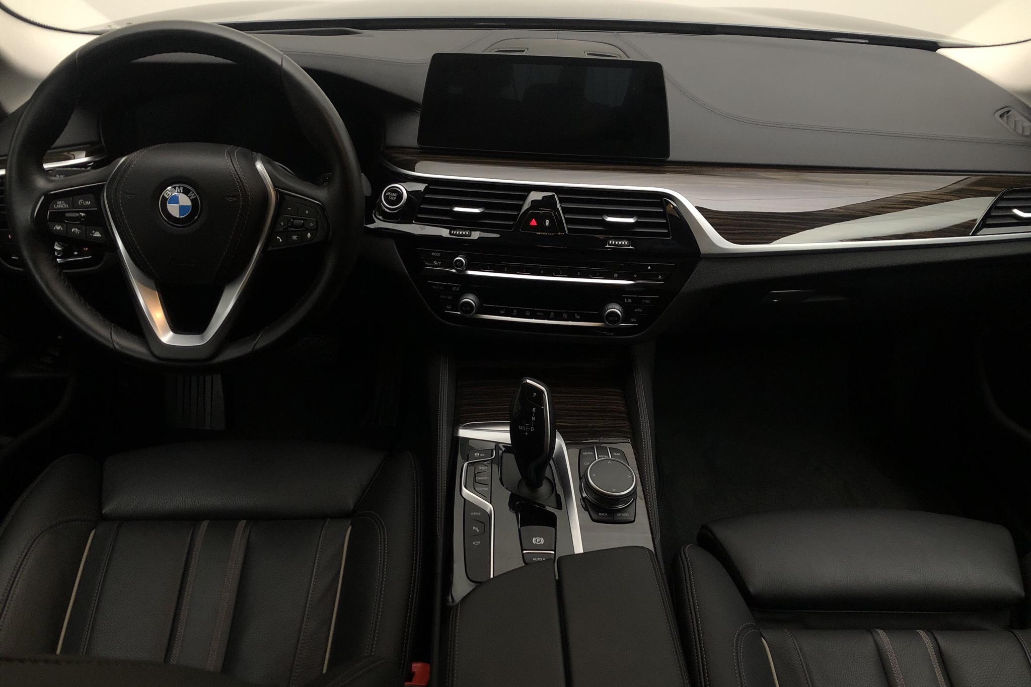 BMW 530e iPerformance Sedan, G30 12kWh (252hk) - 5 109 mil - Automat - Dark Blue - 2020