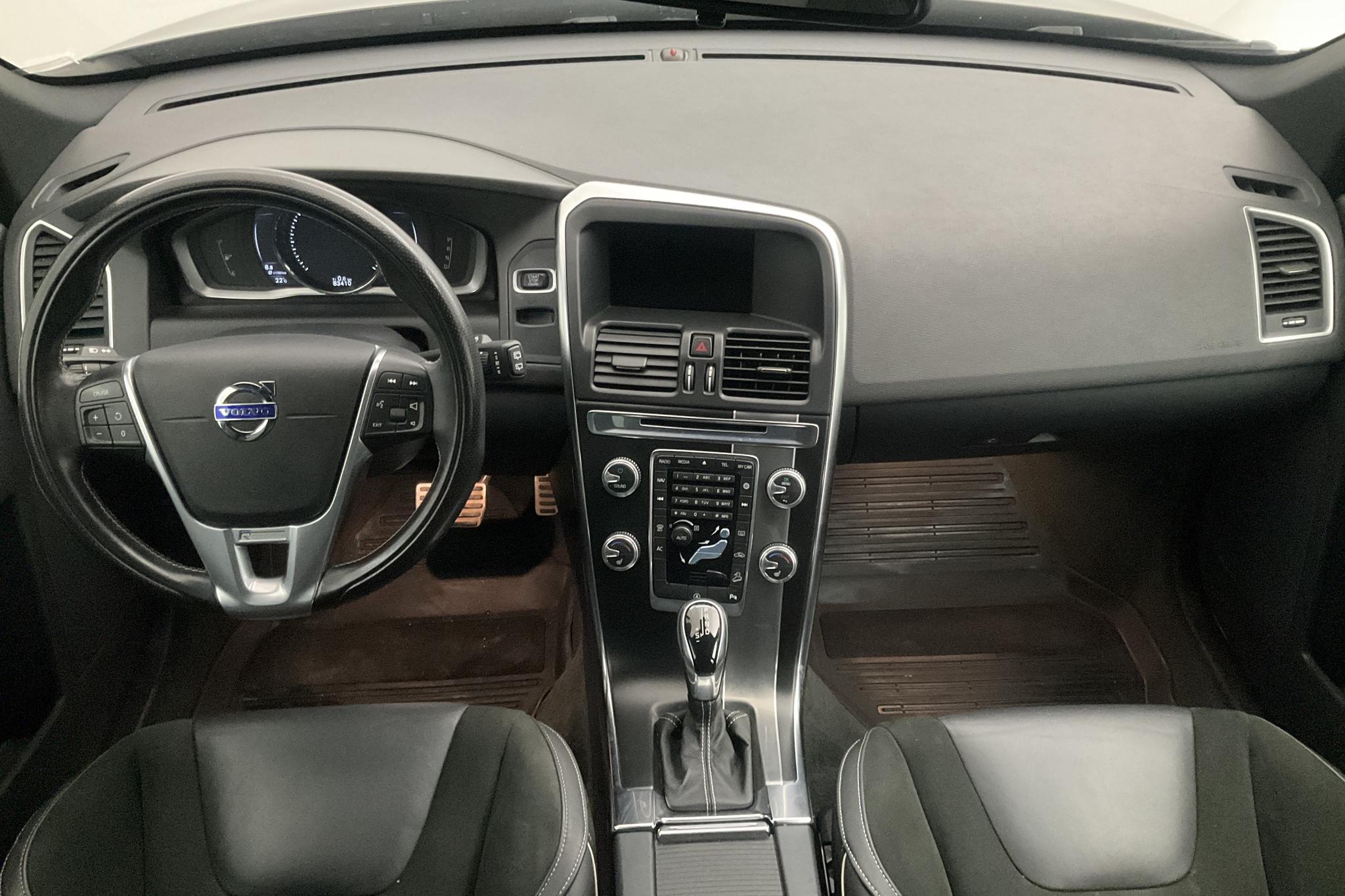 Volvo XC60 D4 AWD (190hk) - 8 342 mil - Automat - svart - 2016