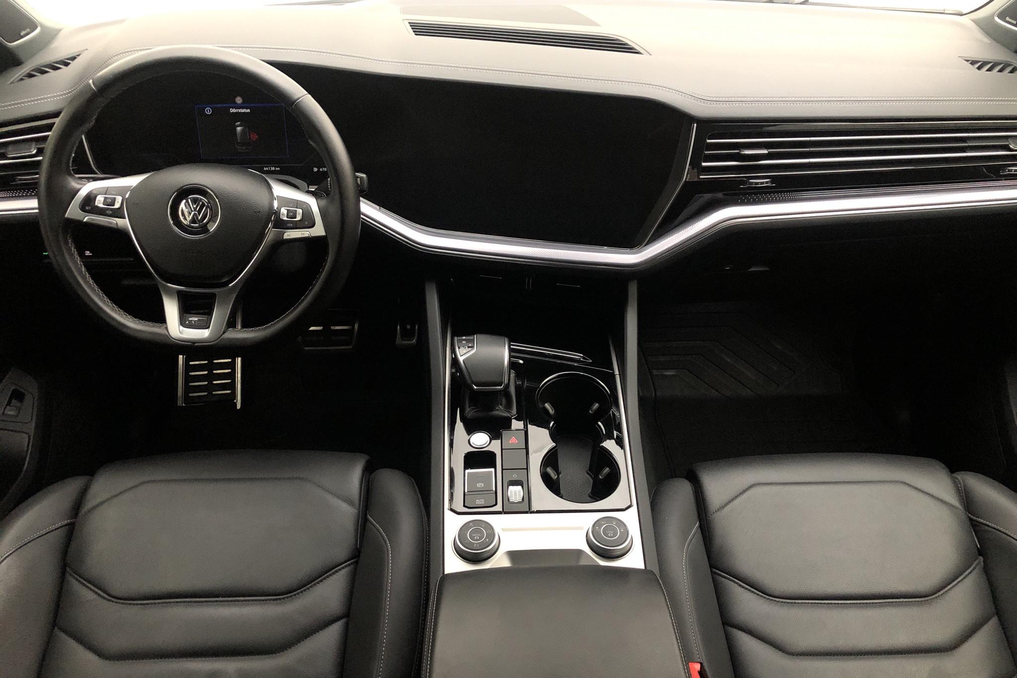 VW Touareg V6 TDI 4Motion (286hk) - 4 414 mil - Automat - vit - 2018