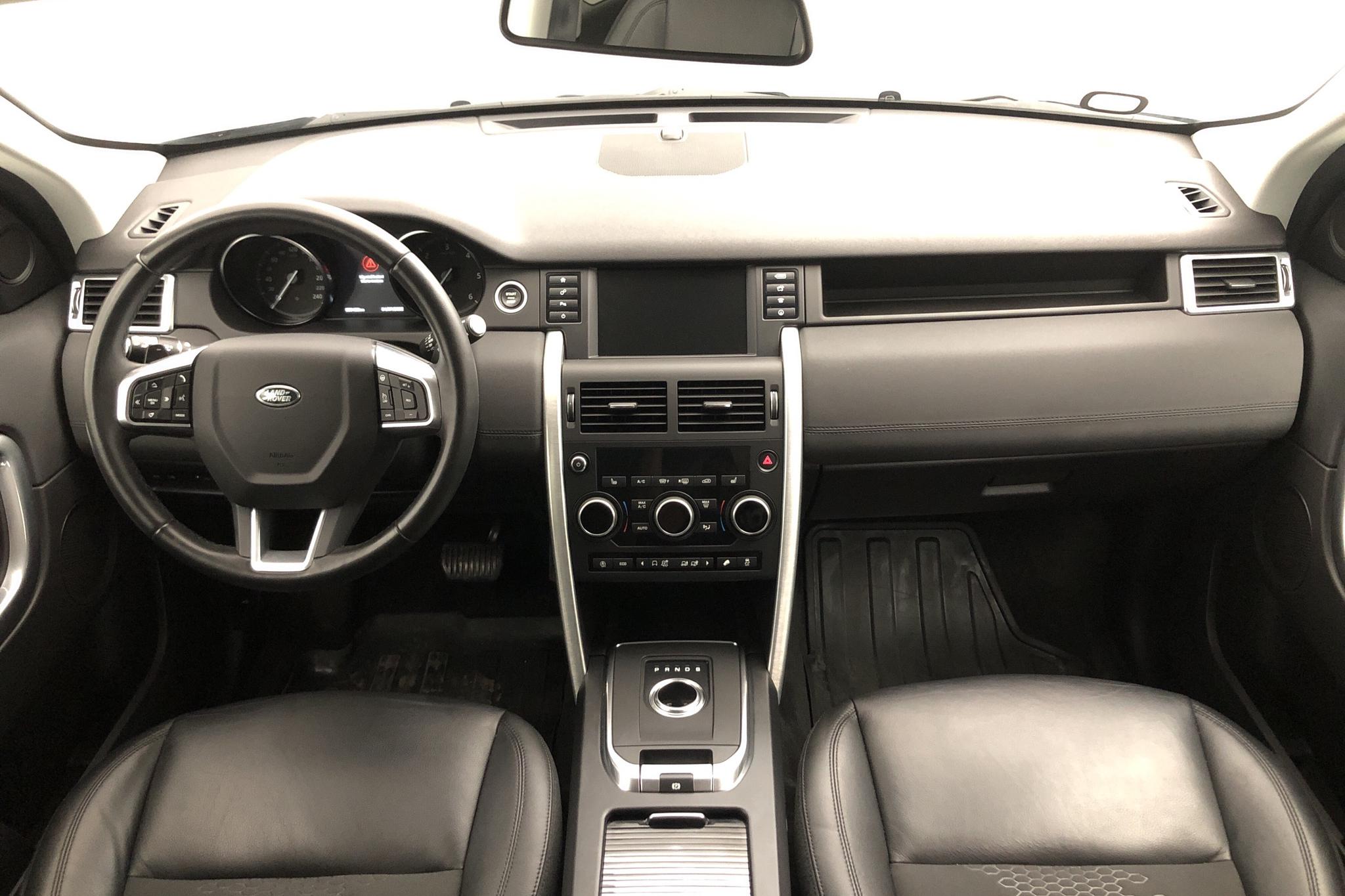 Land Rover Discovery Sport 2.0 TD4 AWD (150hk) - 3 945 mil - Automat - grå - 2019