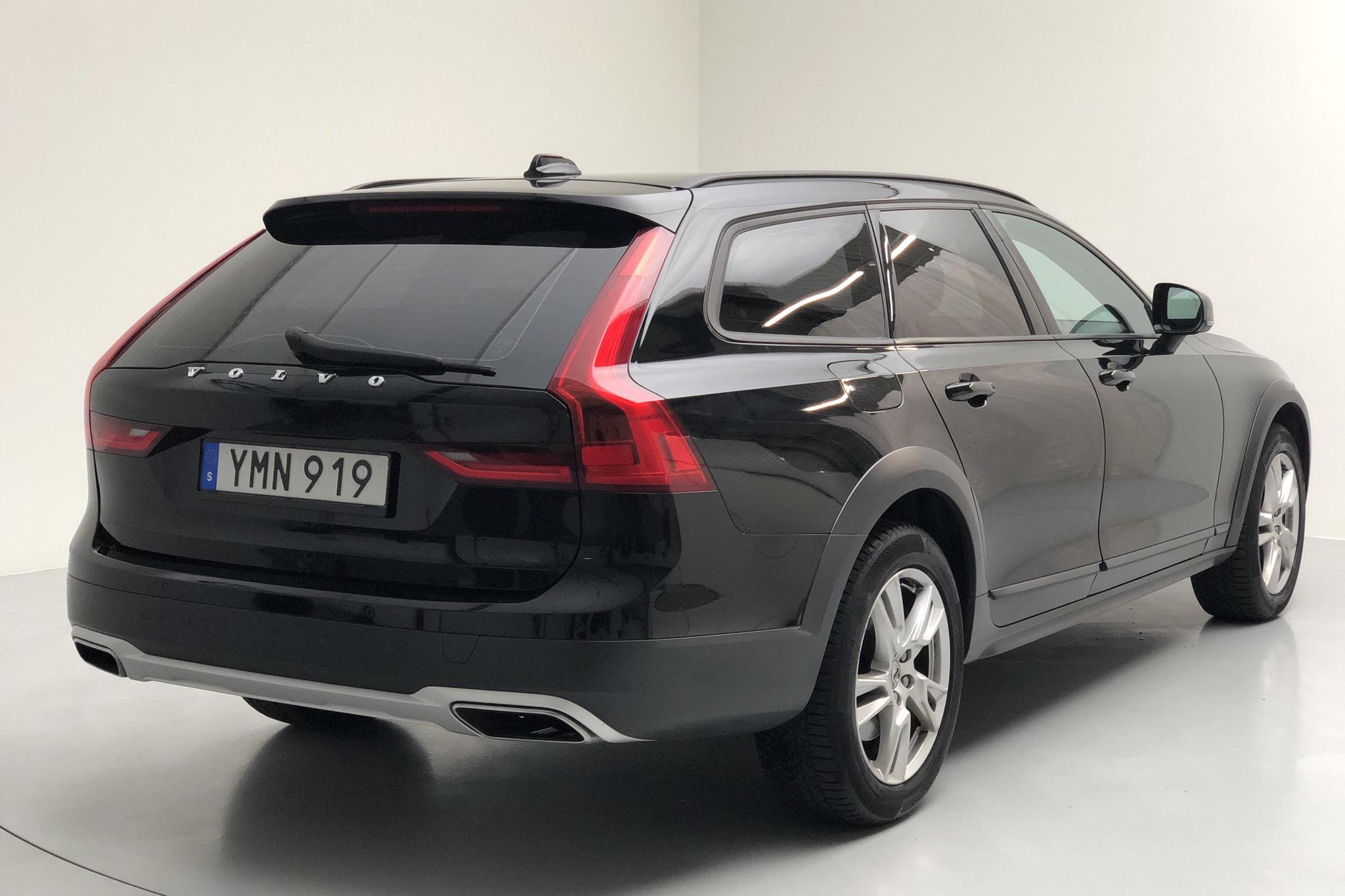 Volvo V90 D4 Cross Country AWD (190hk) - 116 170 km - Automatic - black - 2018