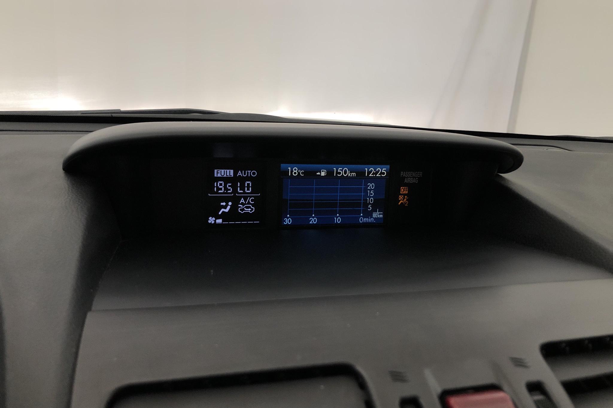 Subaru Forester 2.0 (240hk) - 4 567 mil - Automat - vit - 2014