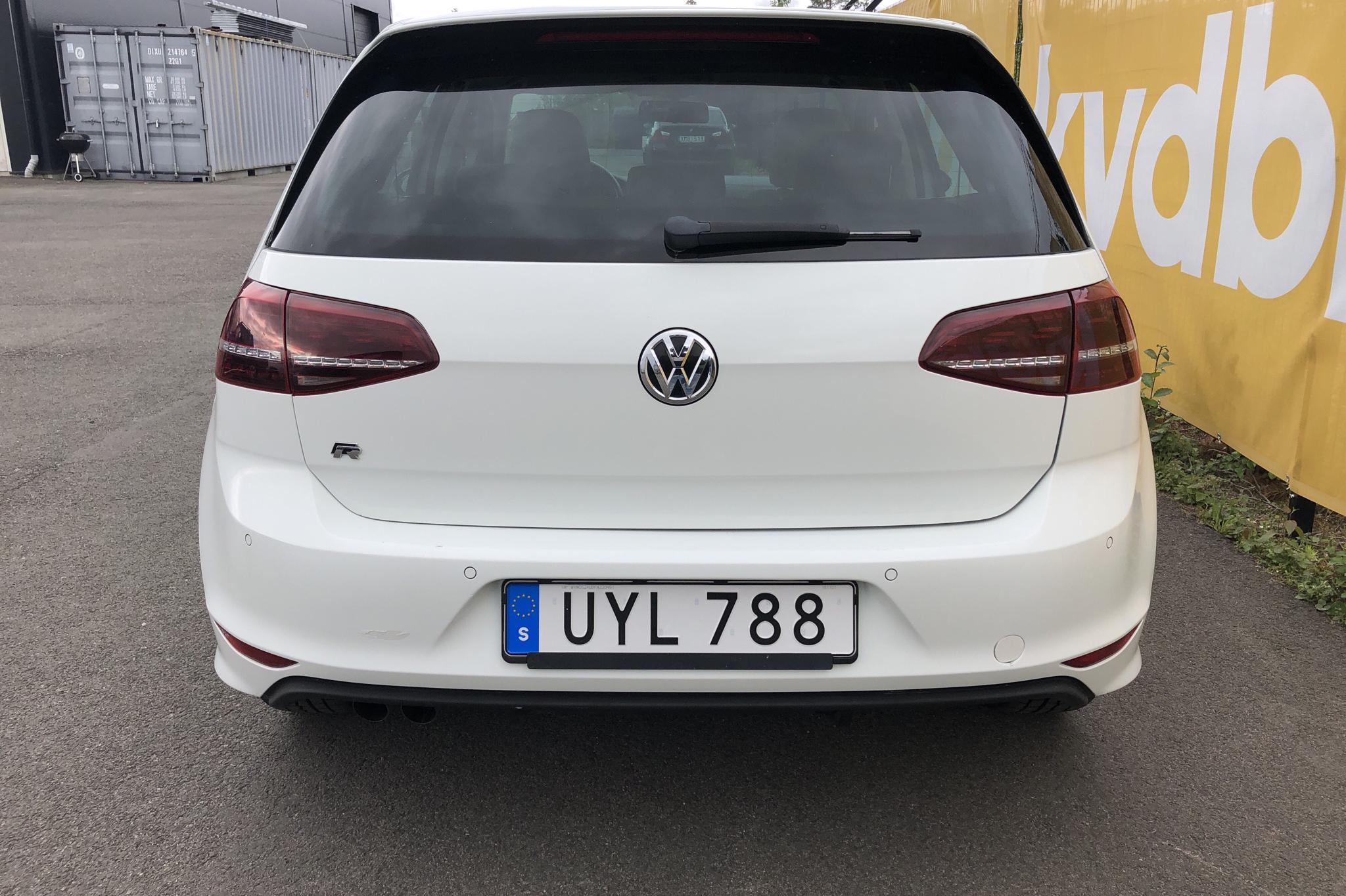 VW Golf VII 1.2 TSI 5dr (105hk) - 5 652 mil - Automat - vit - 2015
