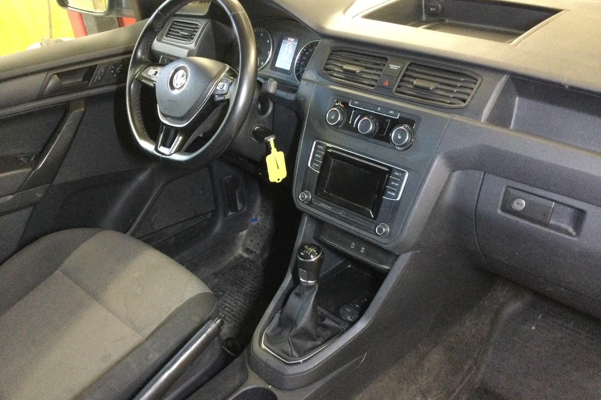 VW Caddy 2.0 TDI Maxi Skåp 4MOTION (122hk) - 6 223 mil - Manuell - vit - 2018